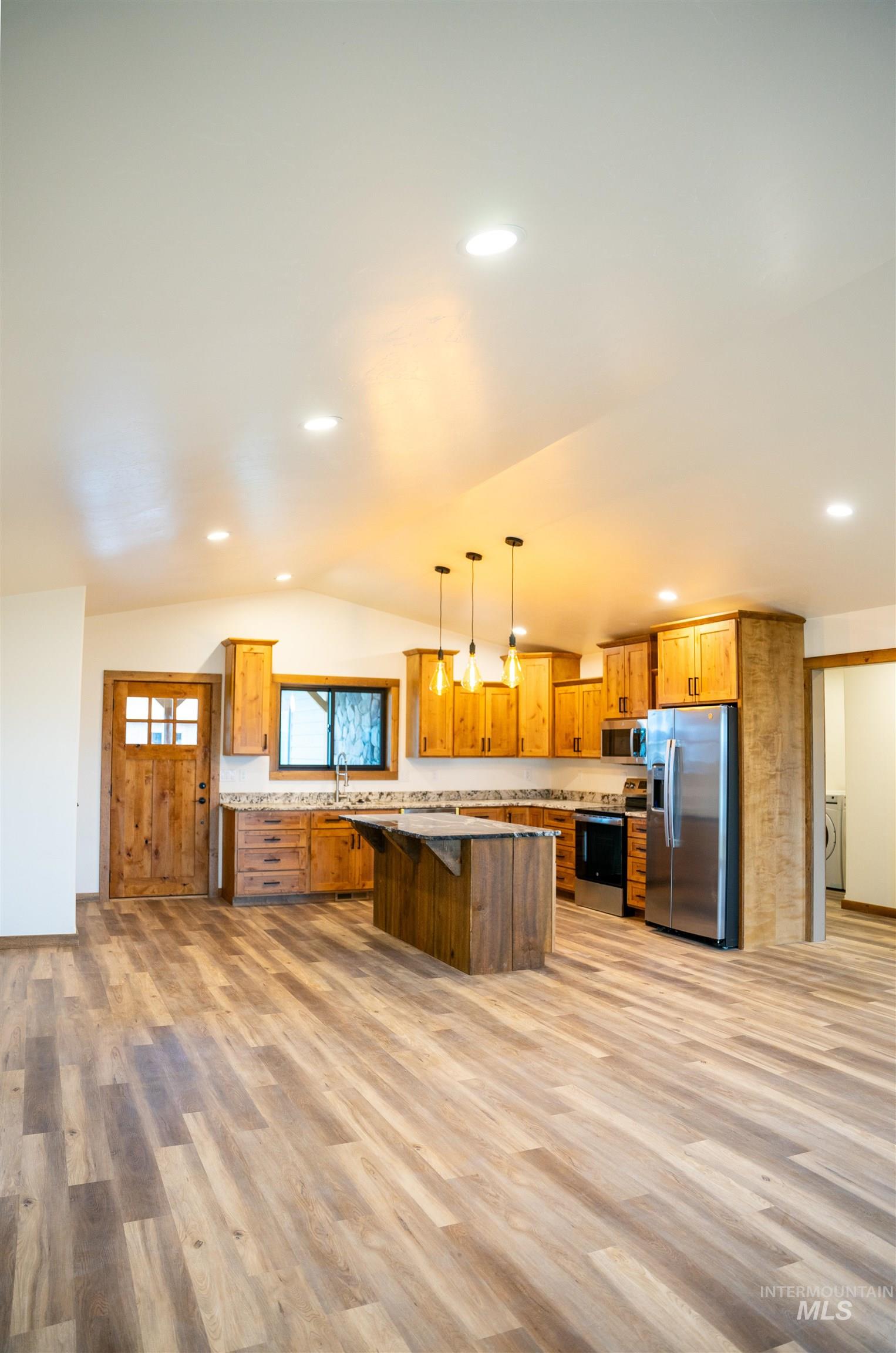 2219 Powers Drive Property Photo 19