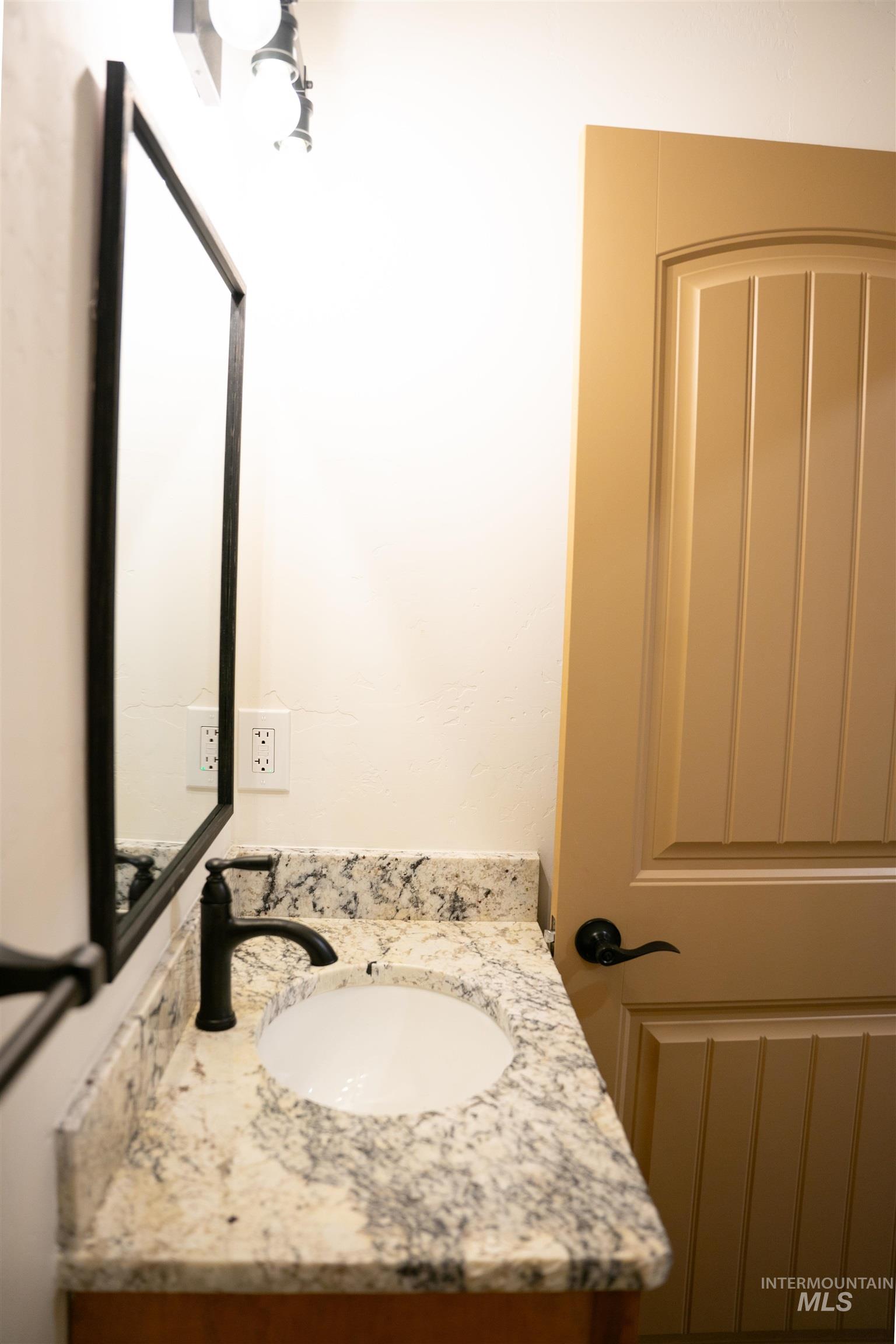 2219 Powers Drive Property Photo 21