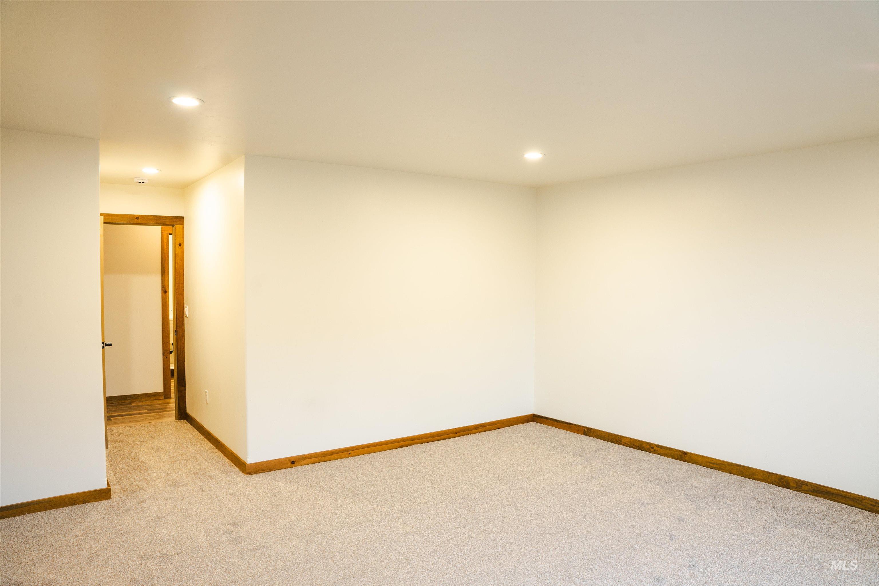 2215 Powers Drive Property Photo 5