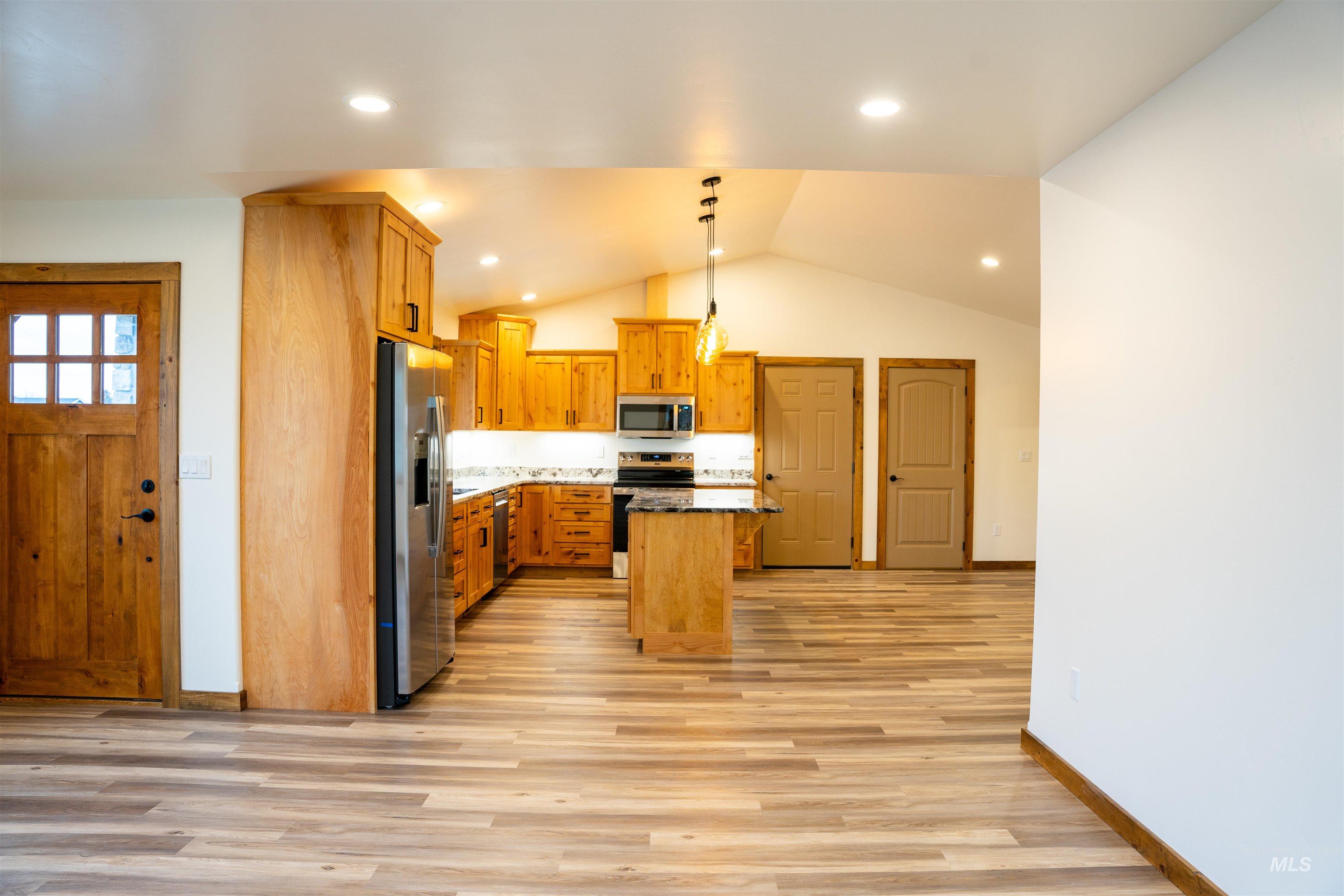 2215 Powers Drive Property Photo 6