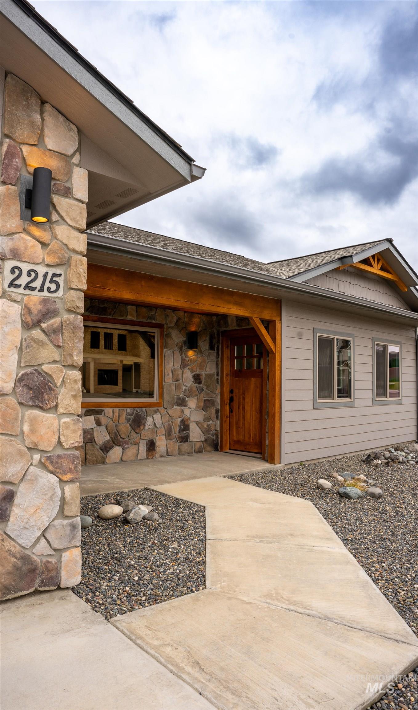 2215 Powers Drive Property Photo 13
