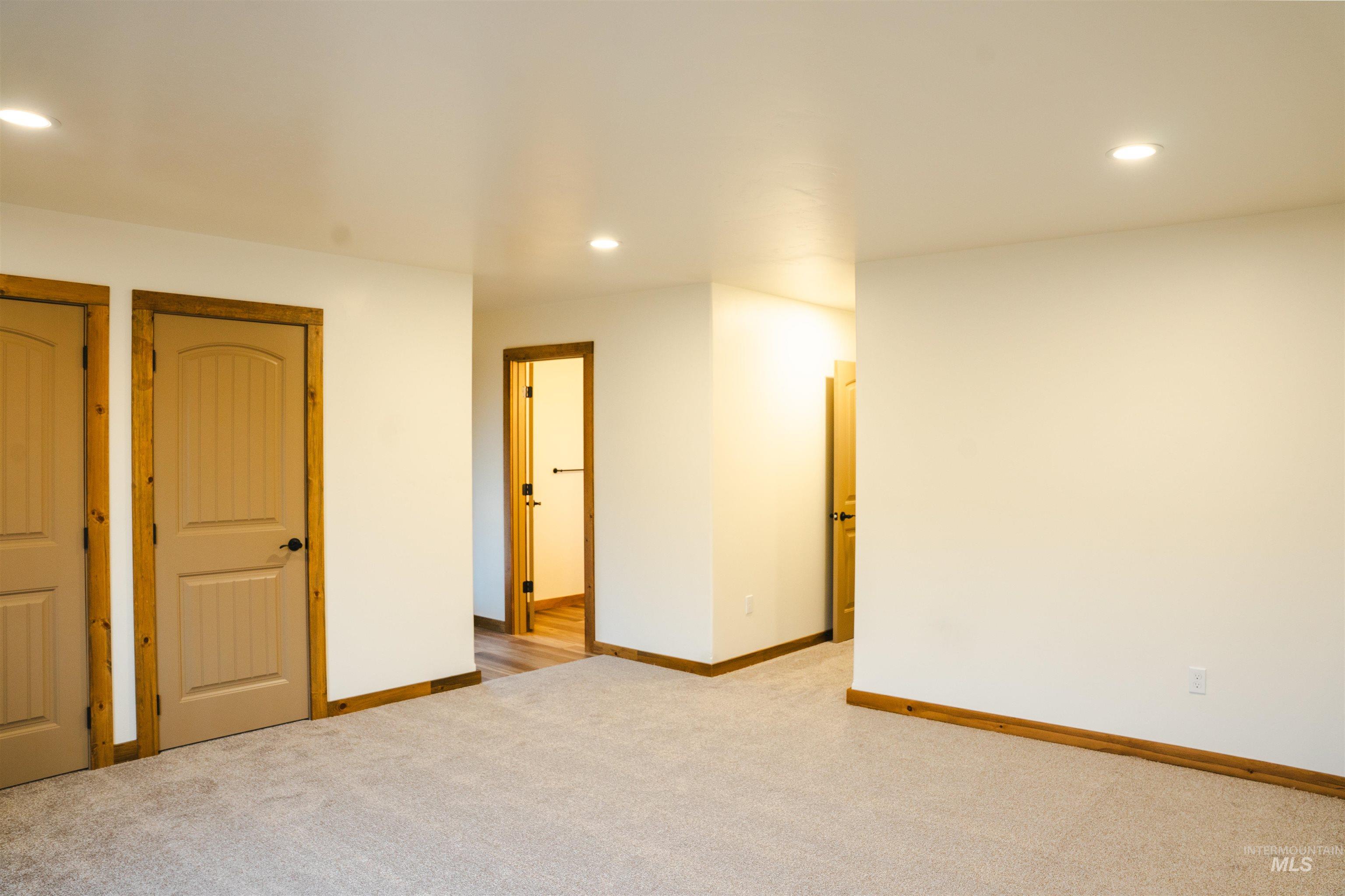 2215 Powers Drive Property Photo 14