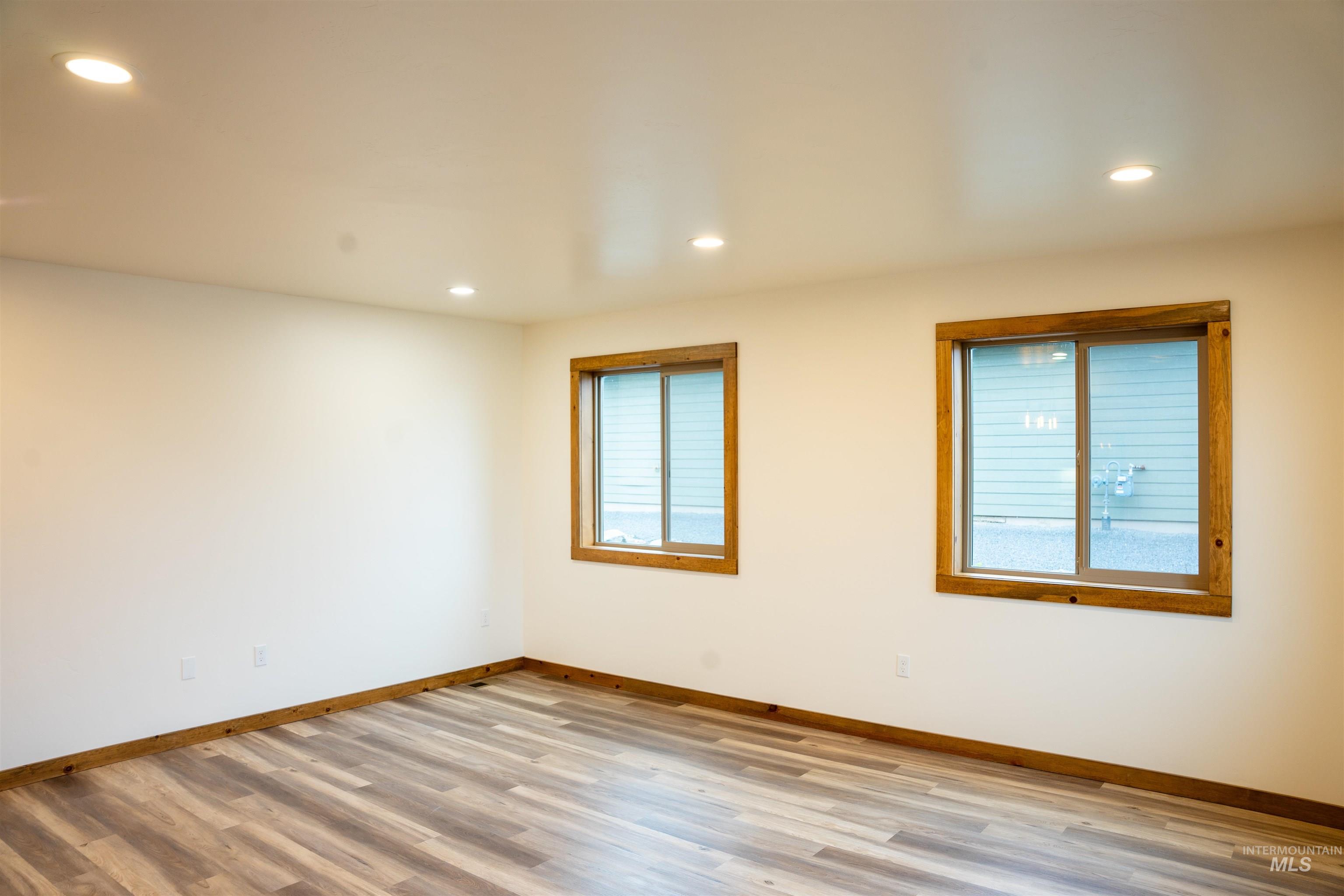 2215 Powers Drive Property Photo 18