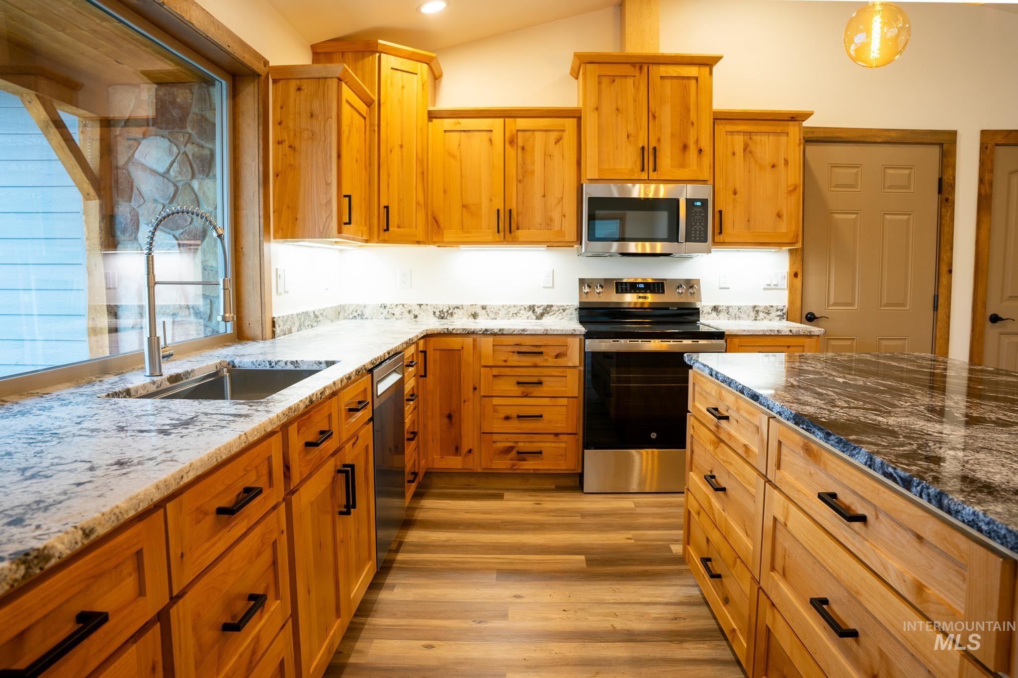2215 Powers Drive Property Photo 25