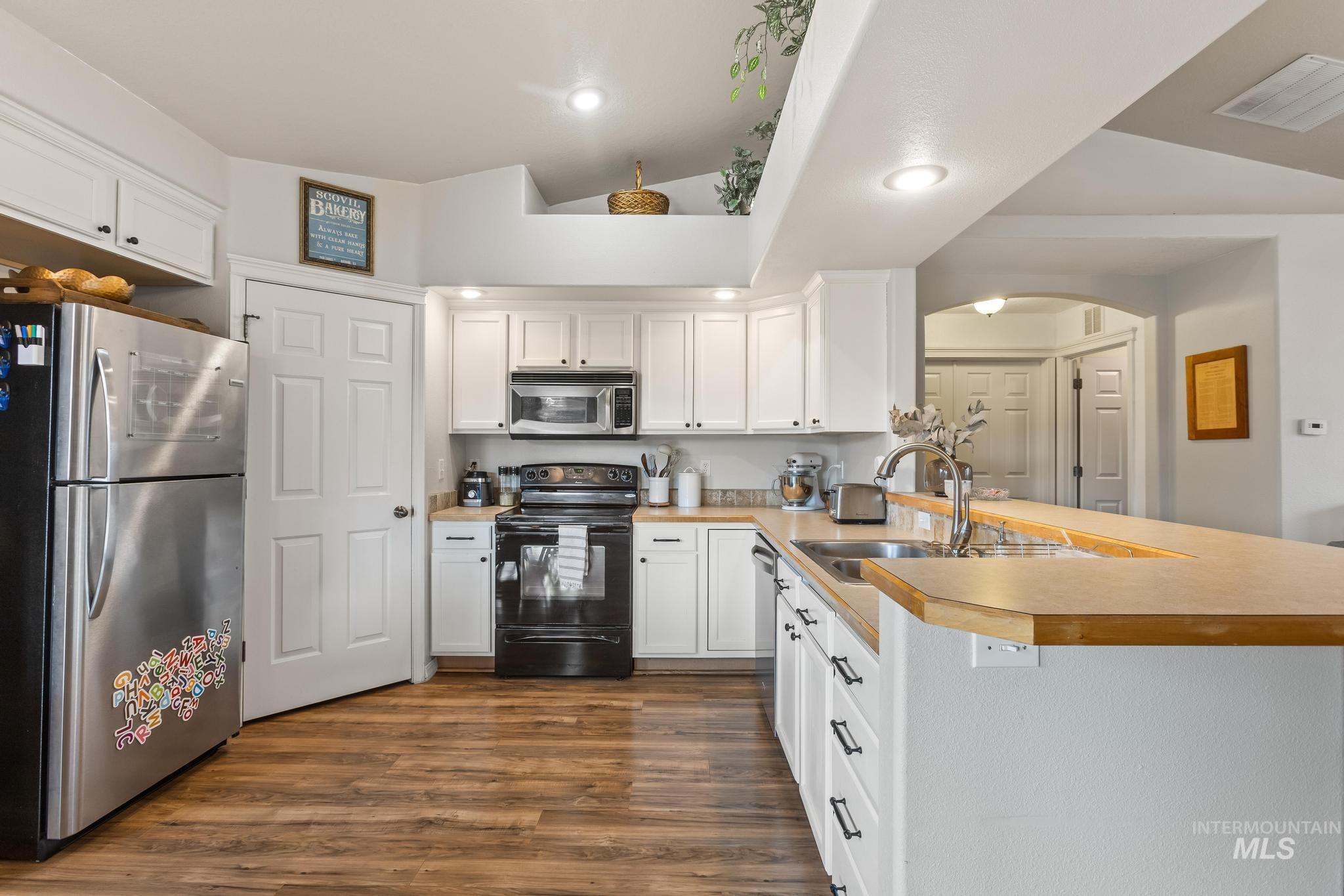 16966 N Thurgood Loop Property Photo 8