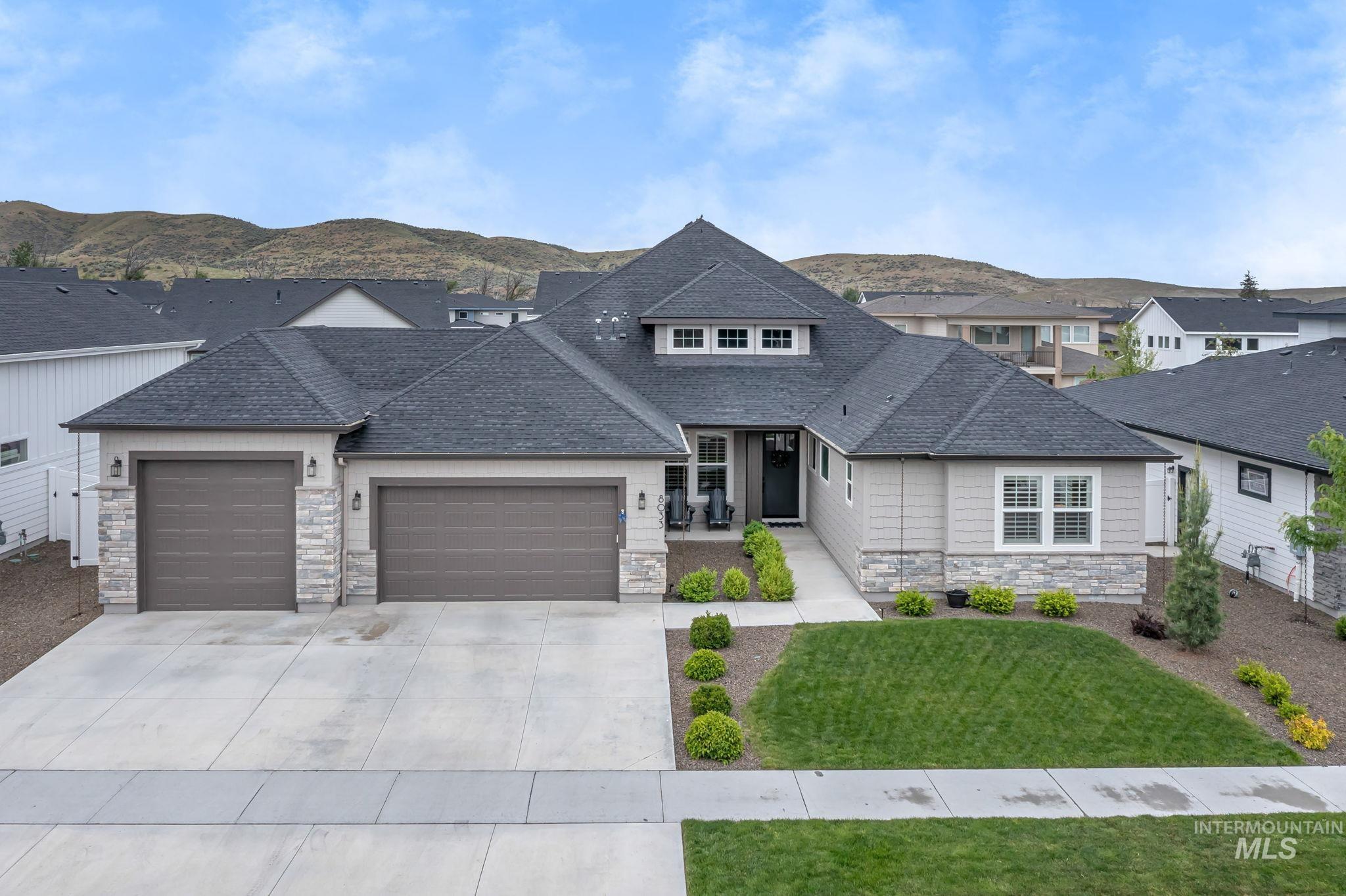 8033 W Sparks Lake Dr Property Photo 1