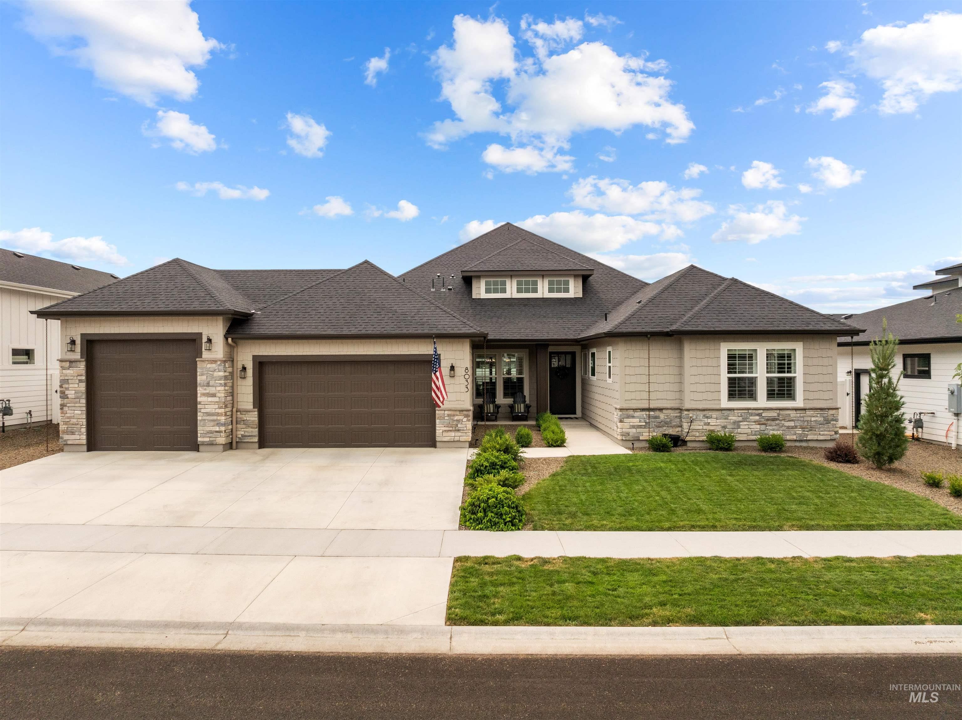 8033 W Sparks Lake Dr Property Photo 3