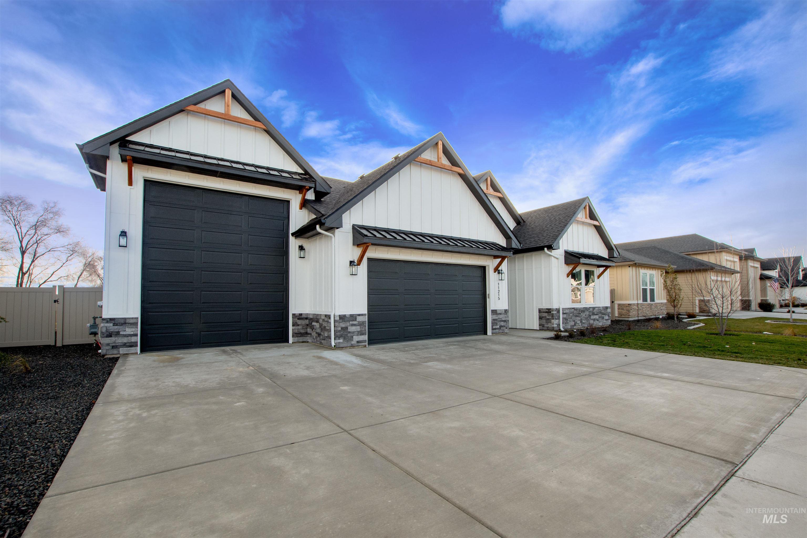 11215 Red Mountain St Property Photo 3