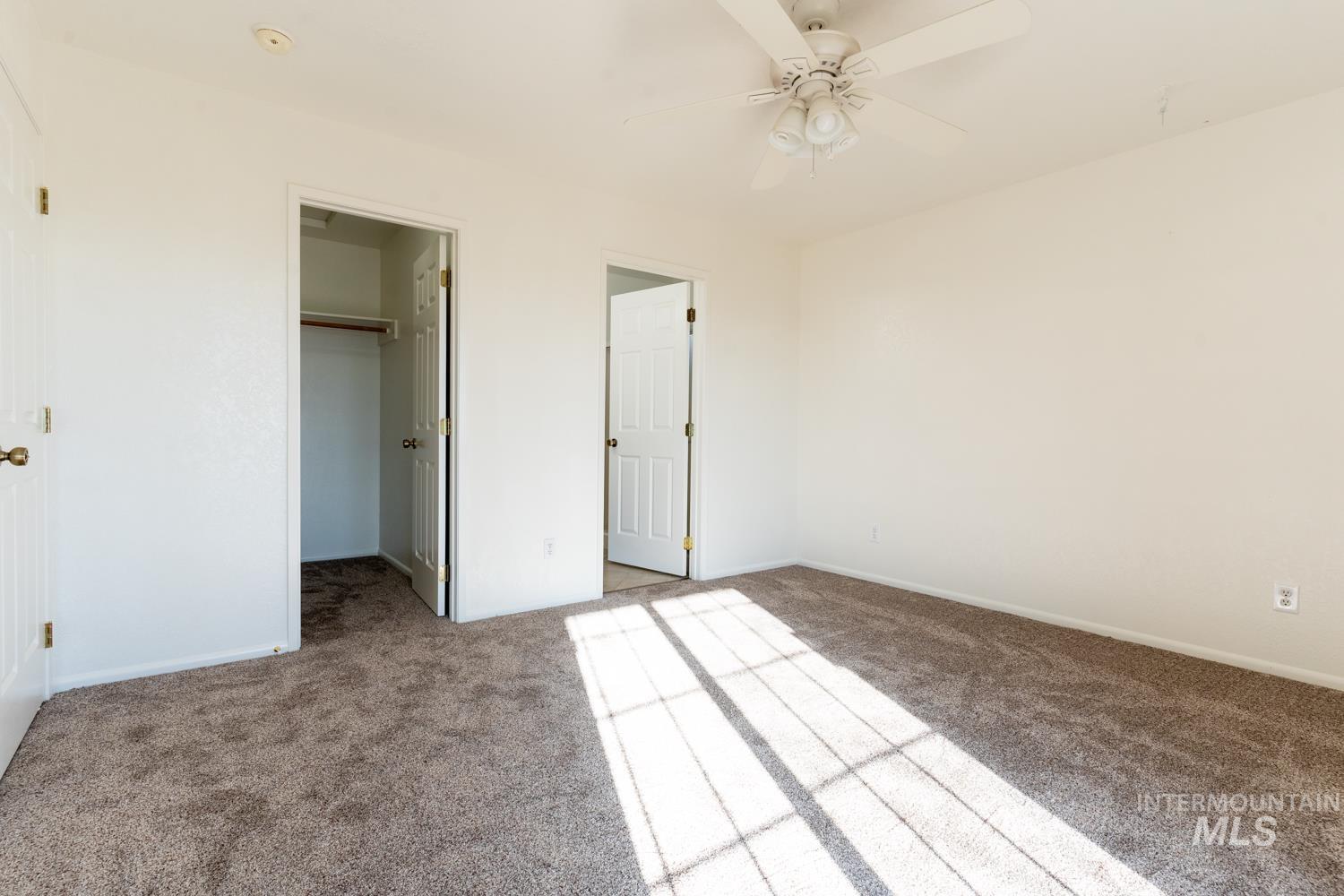 636 Deer Meadows Ln Property Photo 3