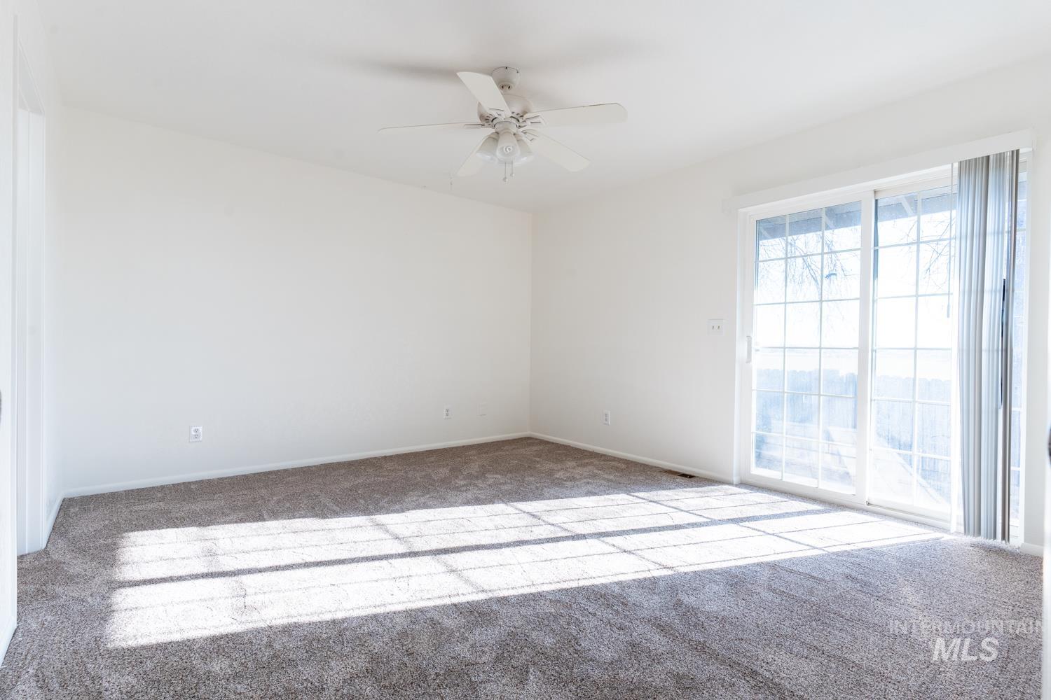 636 Deer Meadows Ln Property Photo 9