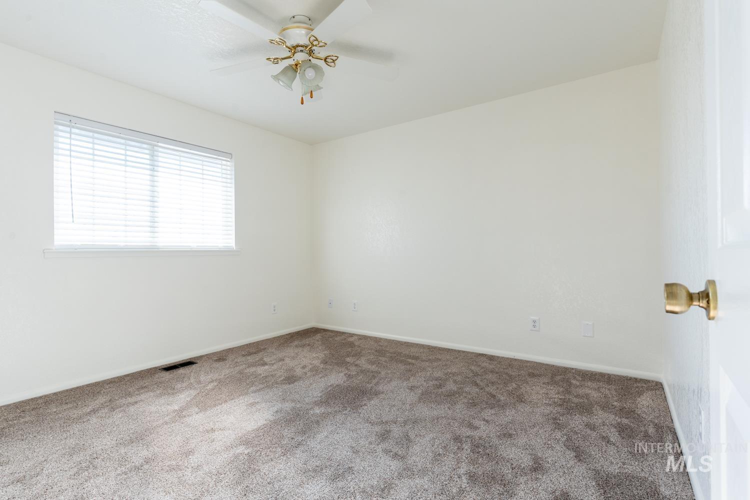 636 Deer Meadows Ln Property Photo 13