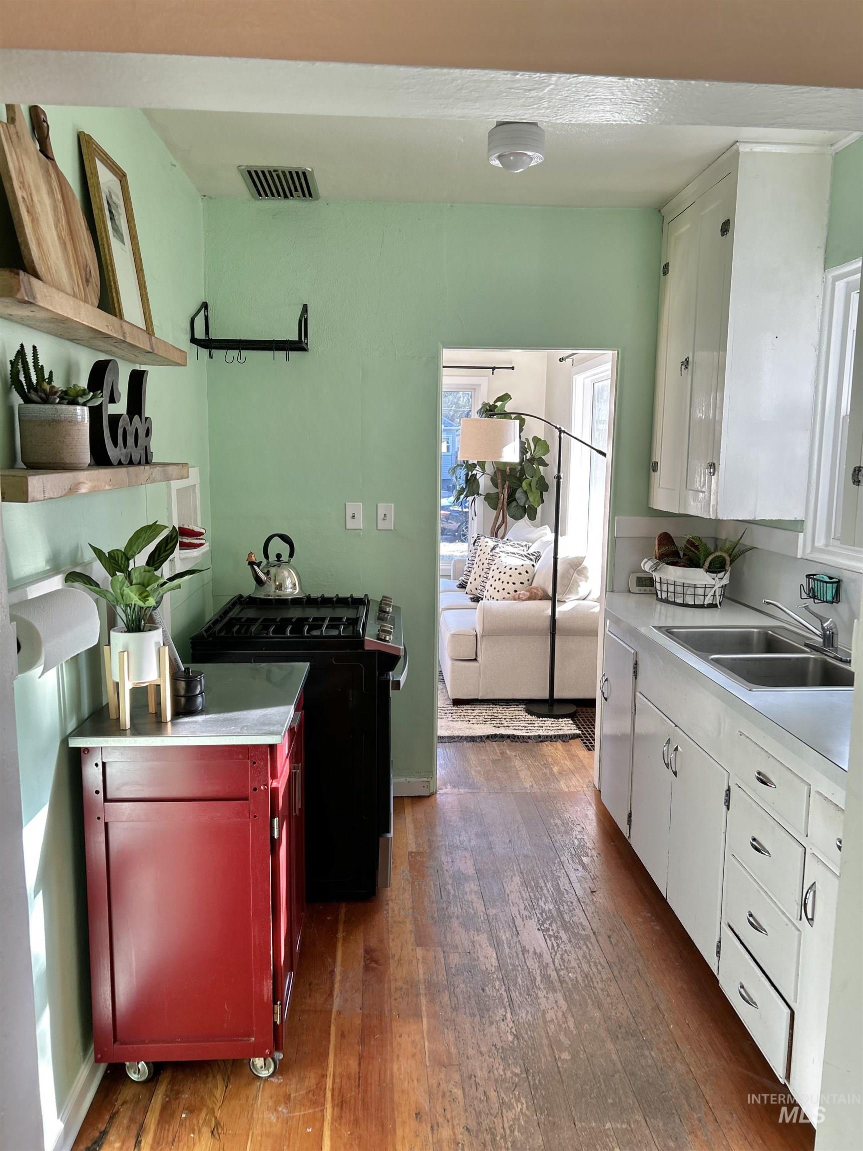 1415 S Colorado Property Photo 7
