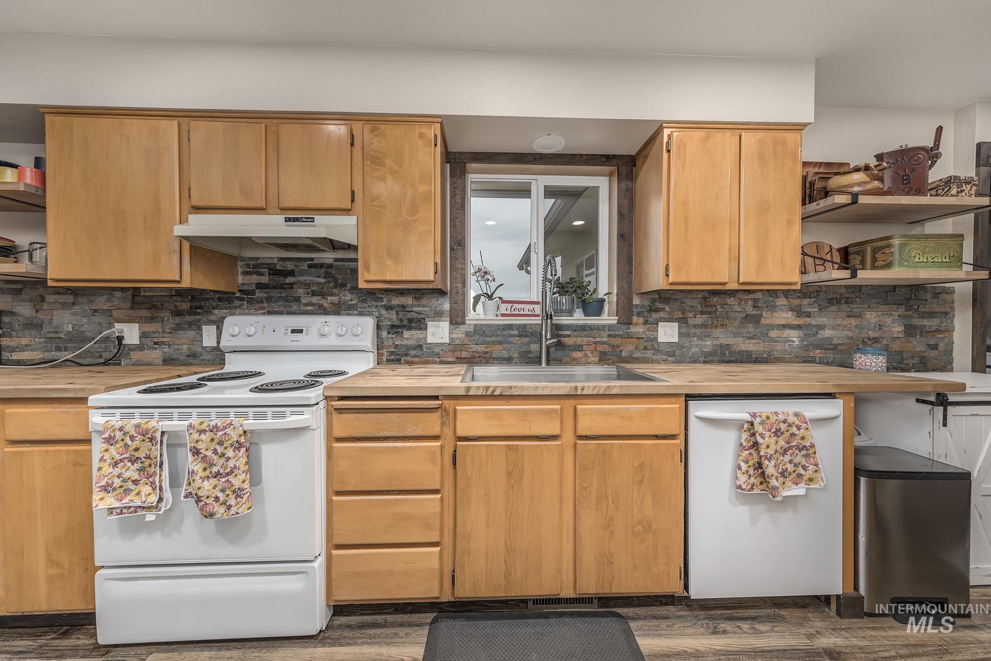 5311 & 5293 Hwy 72 Property Photo 11