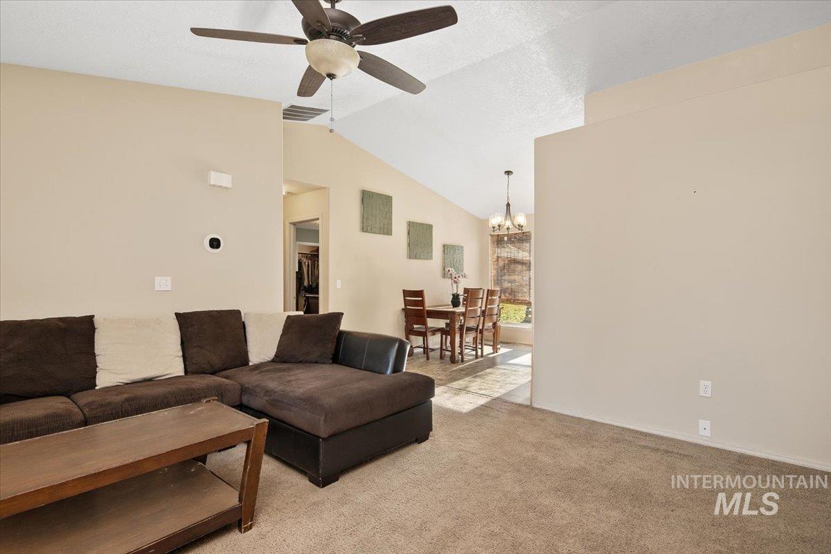 75 W Woodbury Drive Property Photo 6