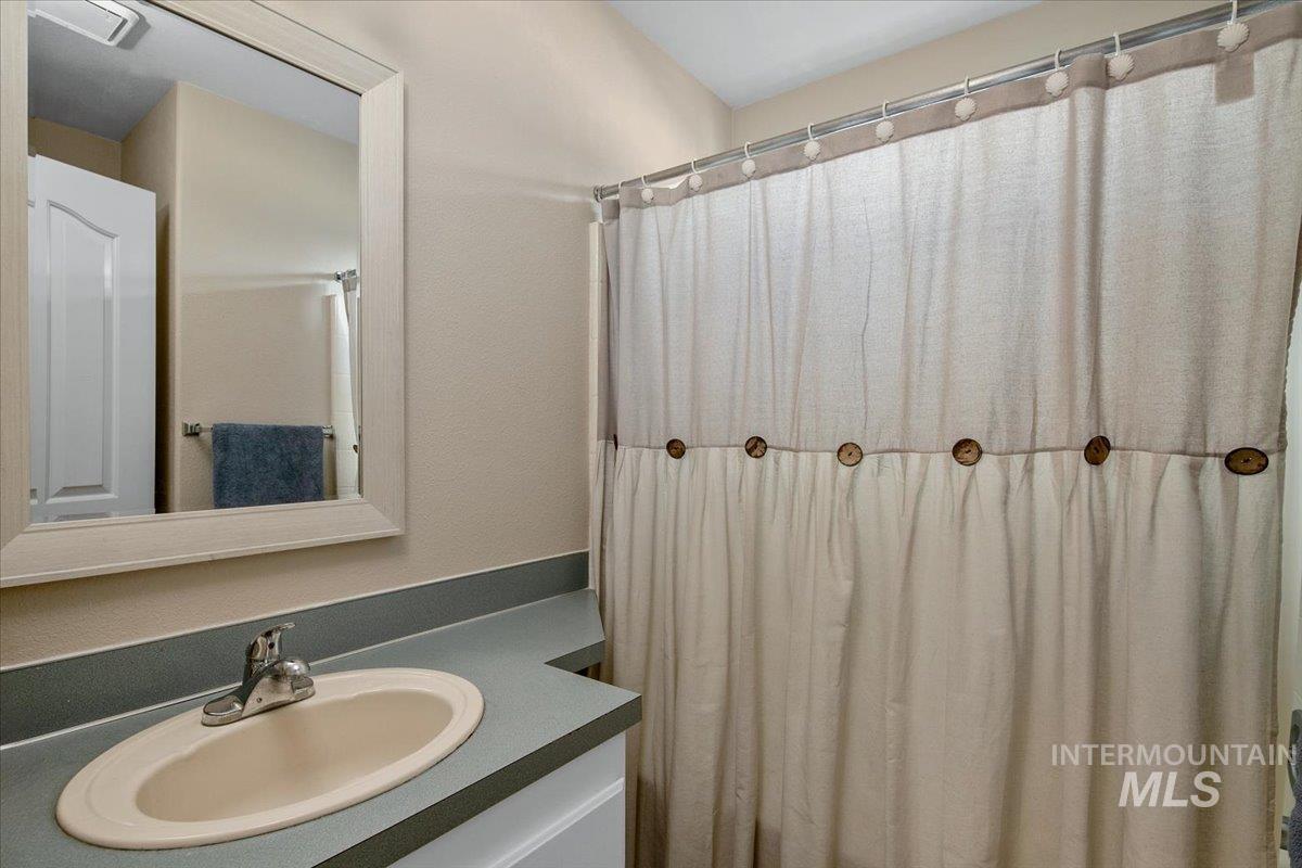 75 W Woodbury Drive Property Photo 22