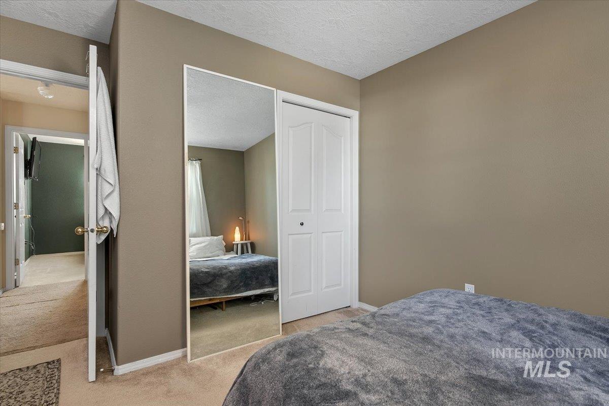 75 W Woodbury Drive Property Photo 24