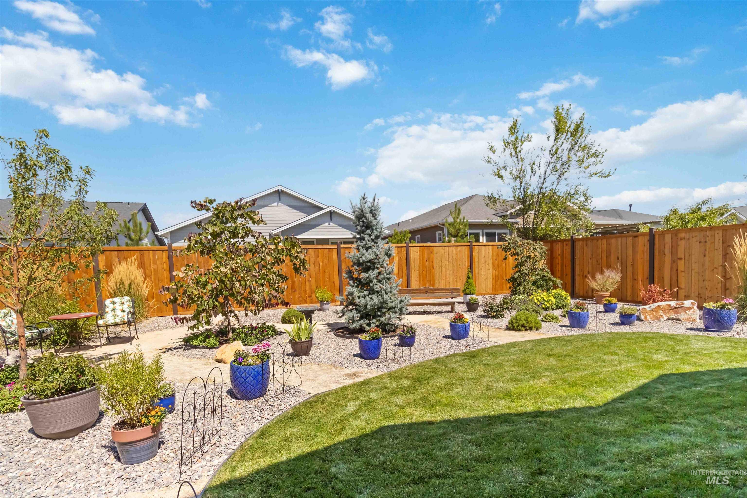 11998 W Cheer Ln Property Photo 2