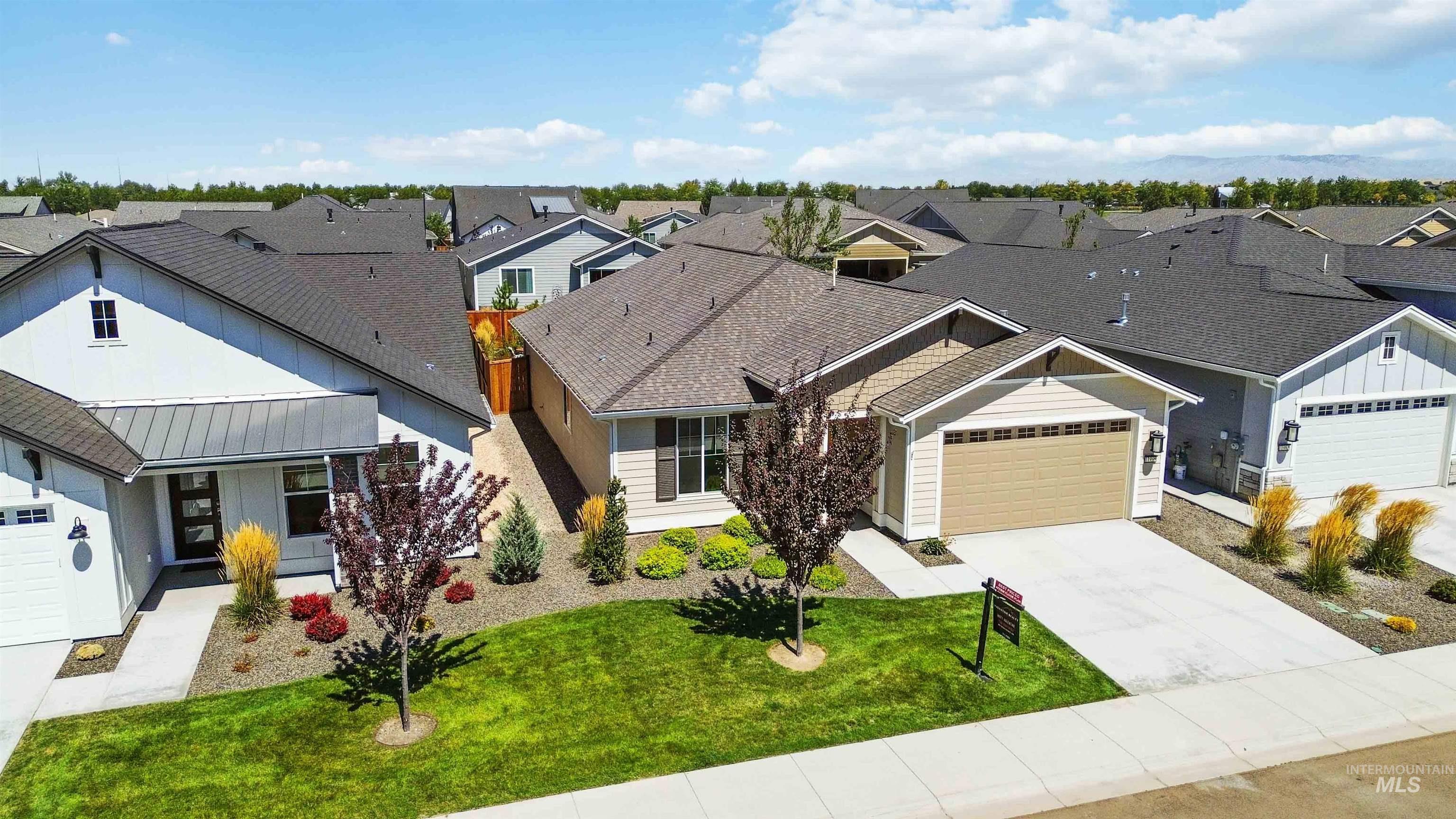 11998 W Cheer Ln Property Photo 3