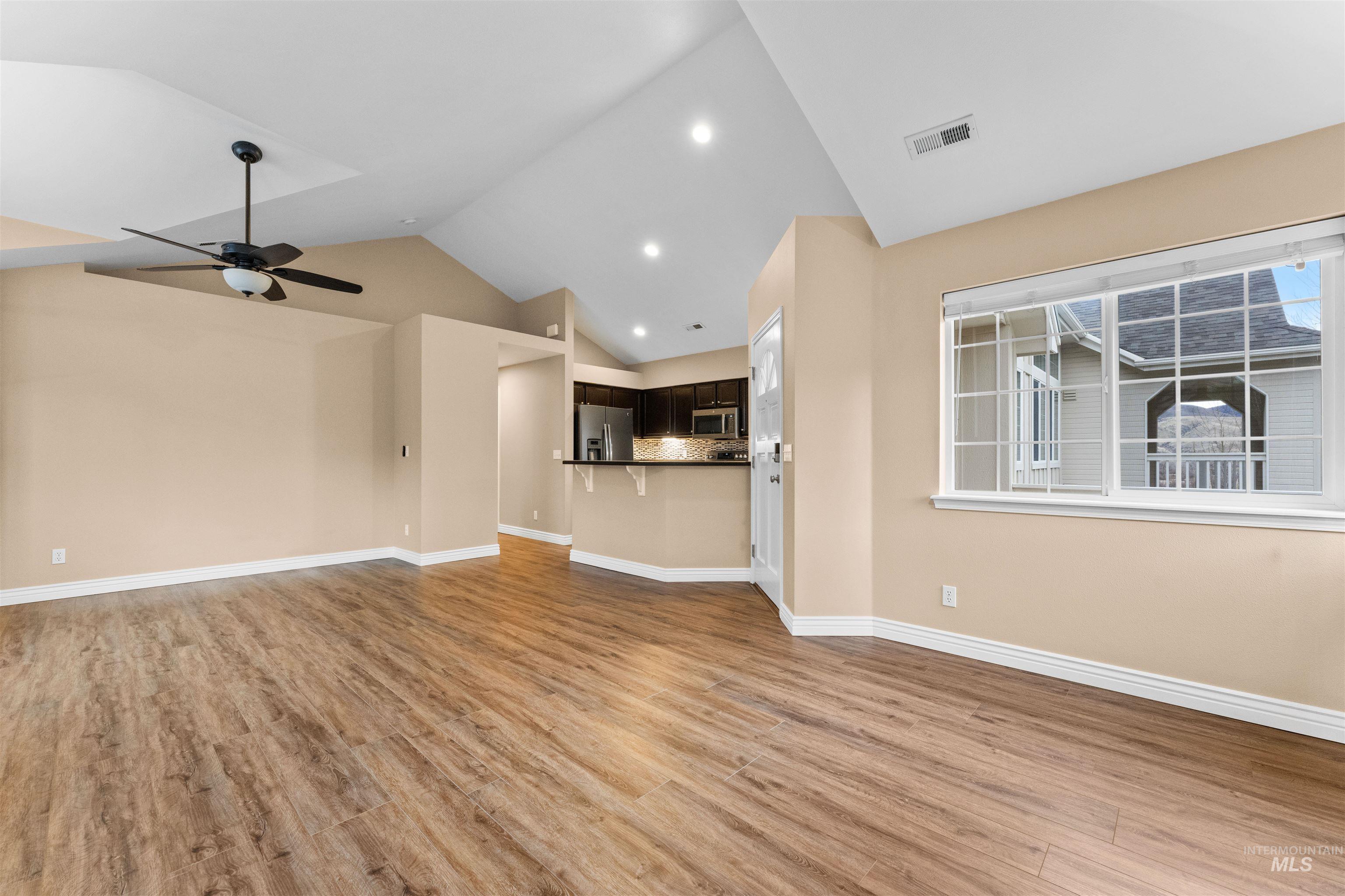 5170 S Surprise Way Property Photo 6