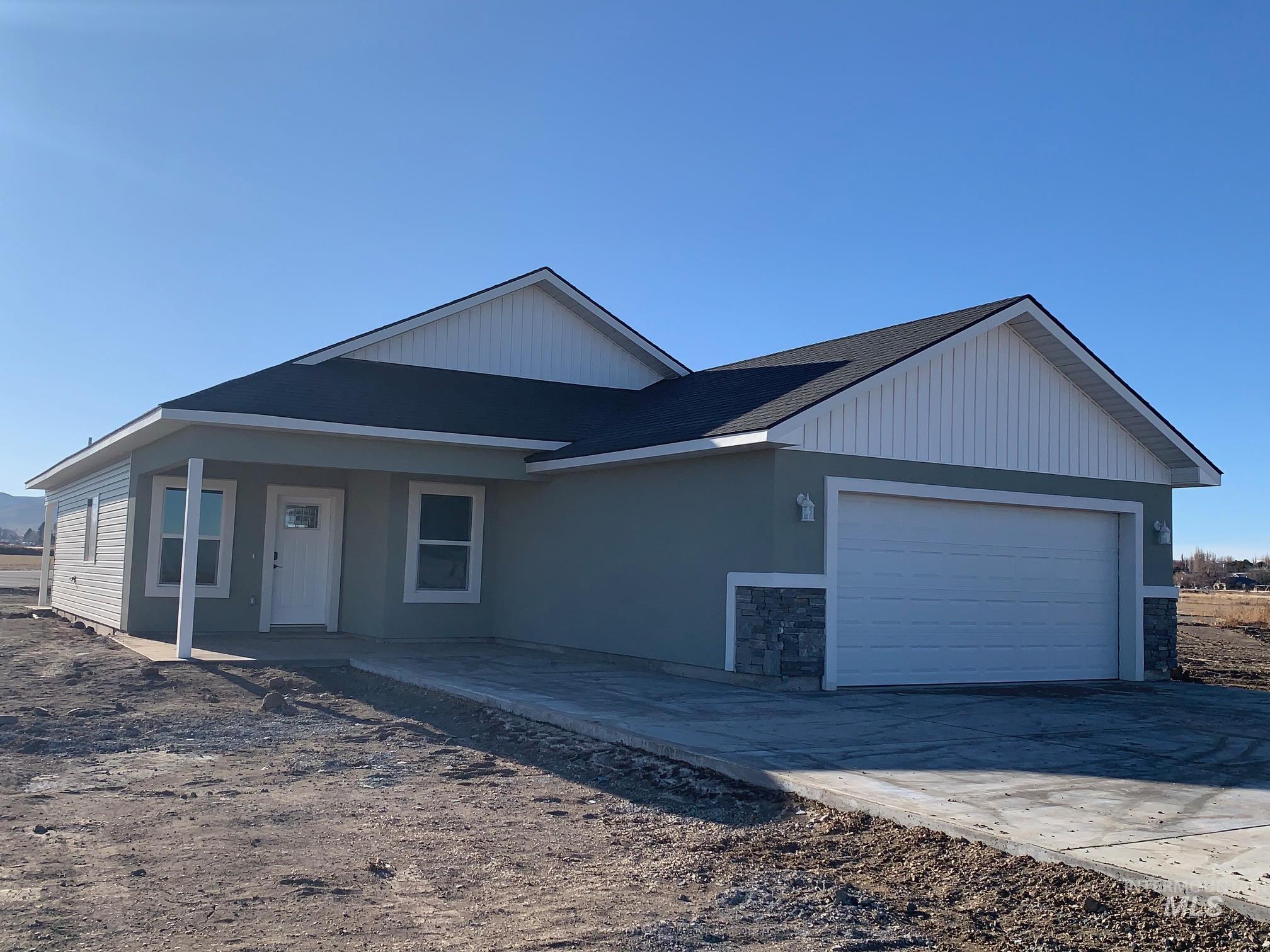 595 N Pioneer Way Property Photo