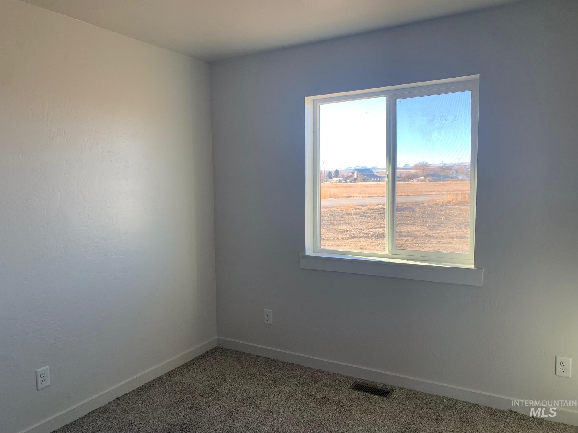 595 N Pioneer Way Property Photo 17