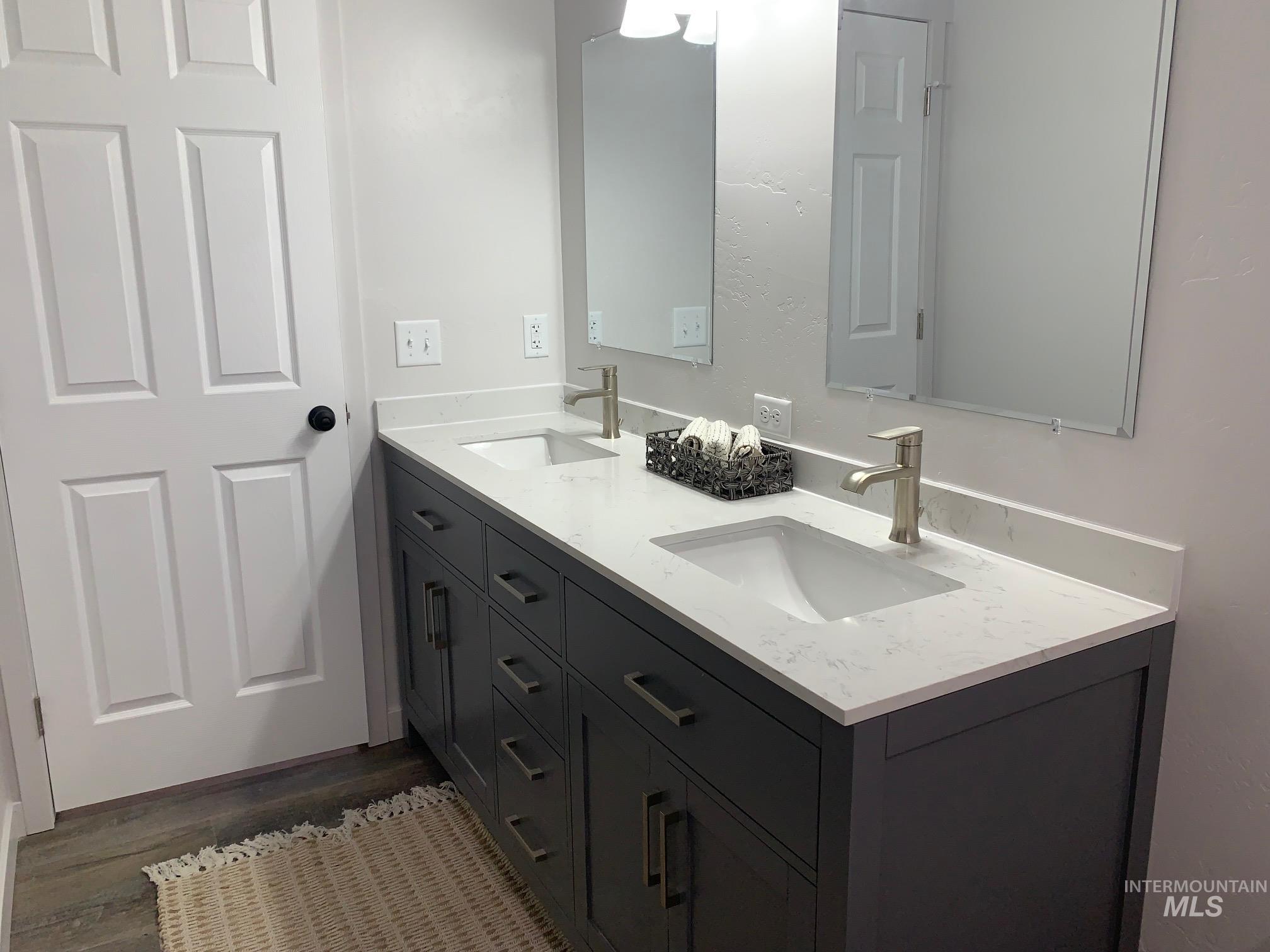 595 N Pioneer Way Property Photo 24