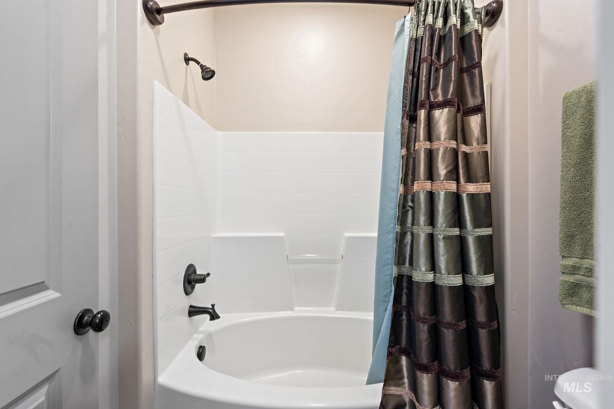 2051 N Wind Cave Way Property Photo 32