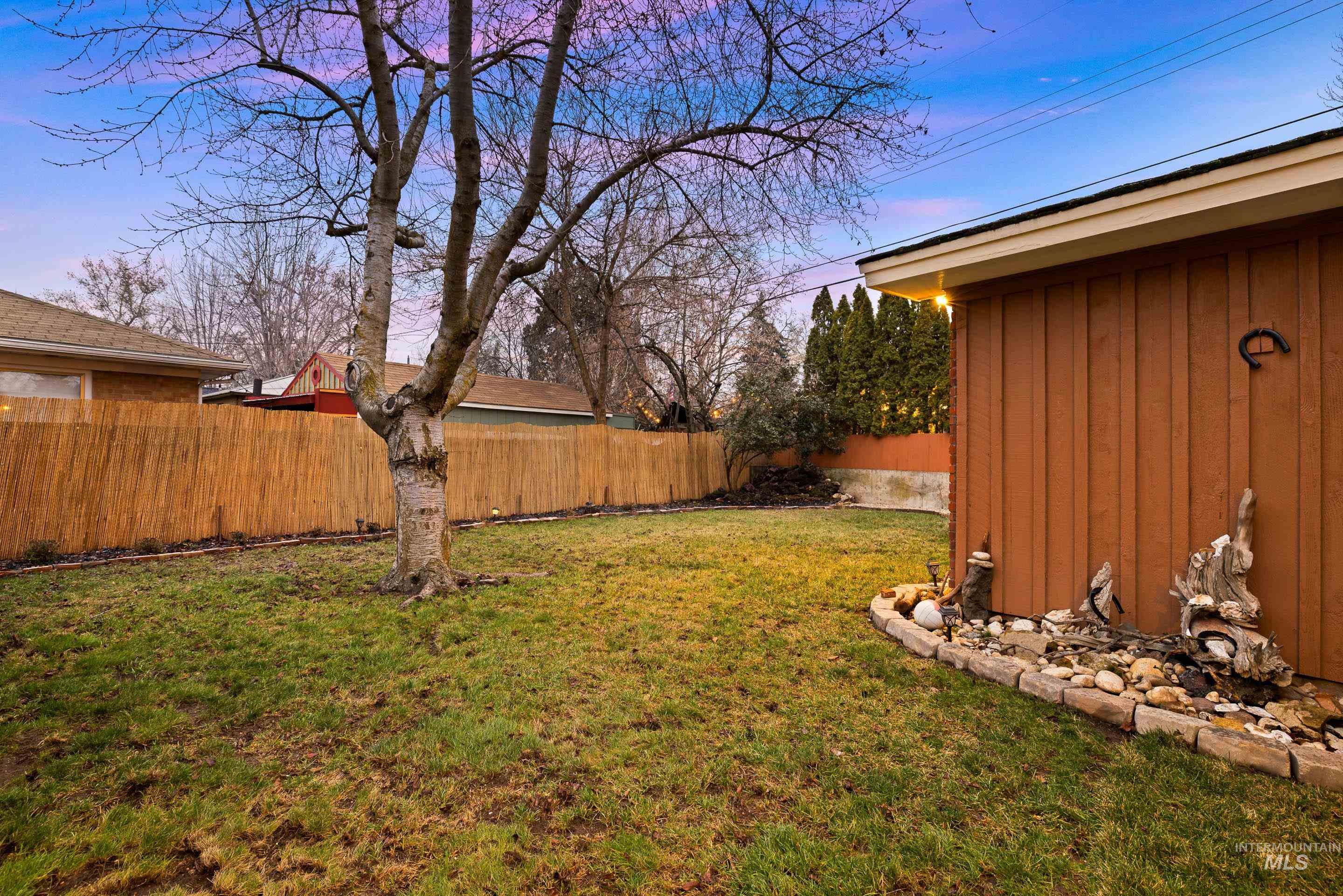 1021 N Marshall St Property Photo 39