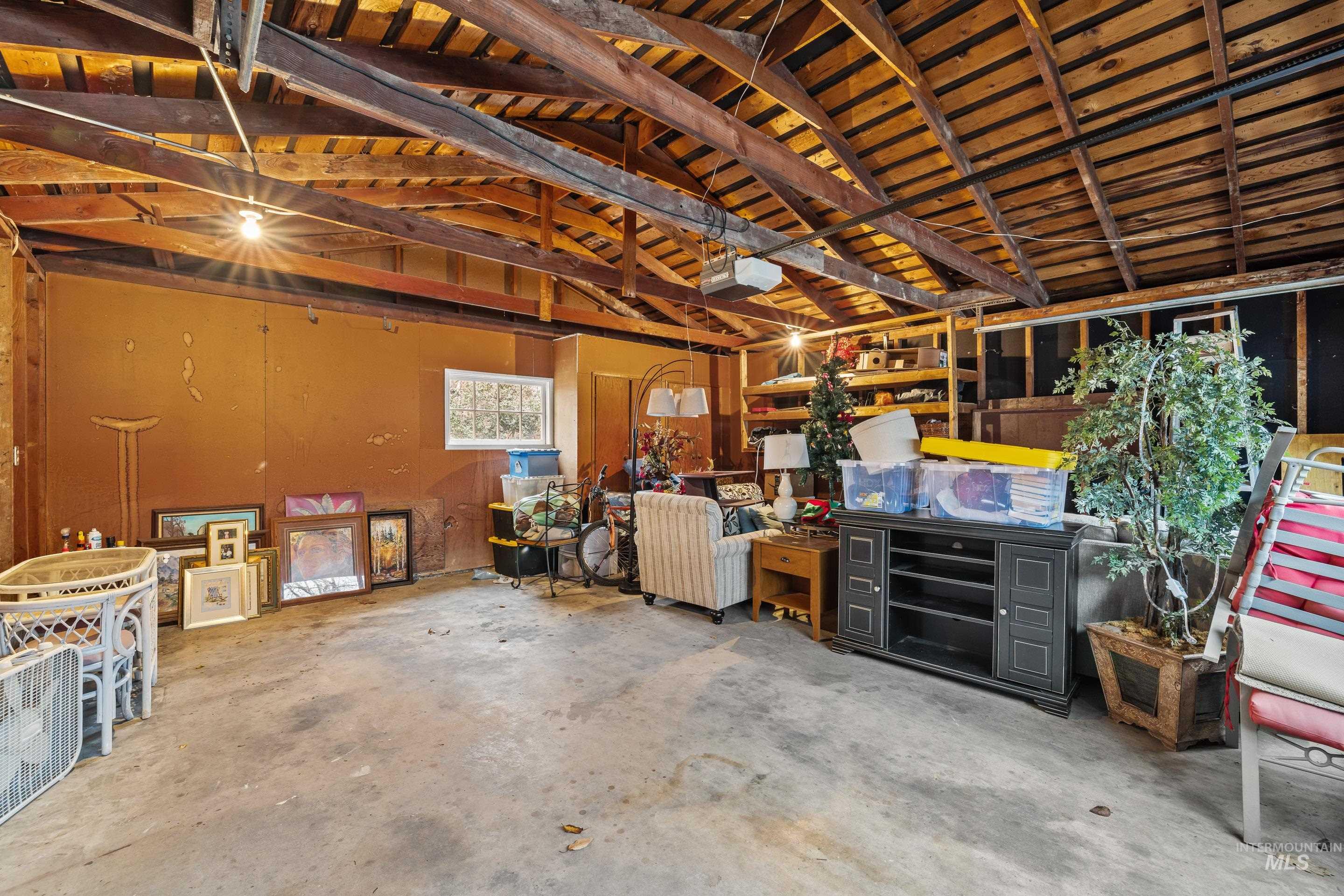 1021 N Marshall St Property Photo 41
