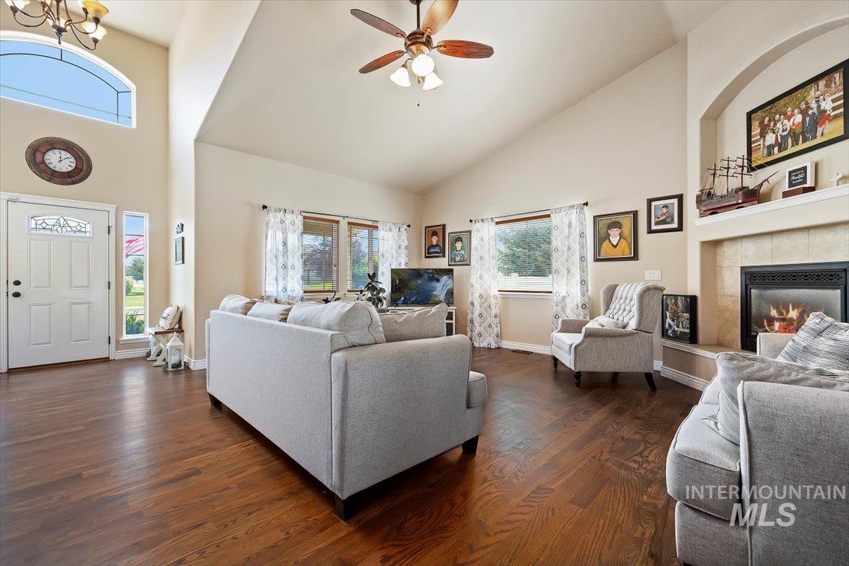 609 Morning Sun Dr Property Photo 5