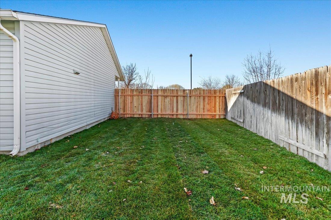 16678 N Windsor Ln Property Photo 5