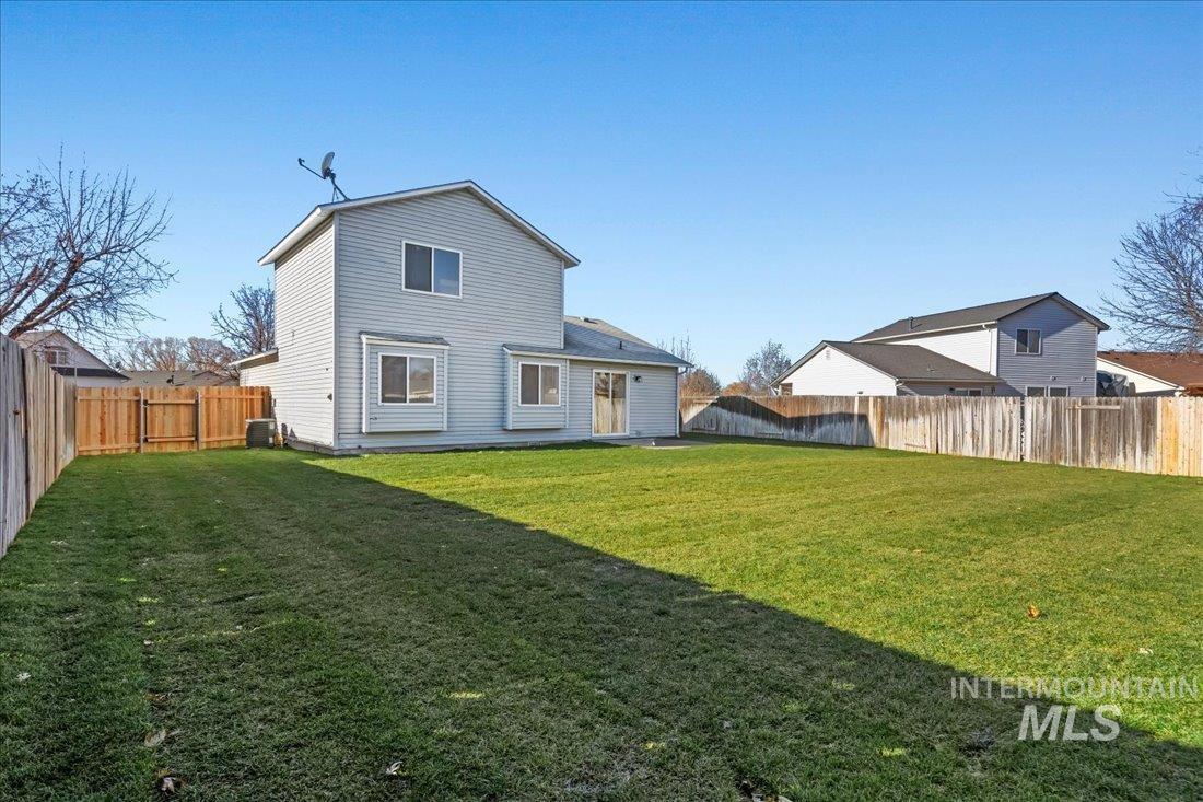 16678 N Windsor Ln Property Photo 8