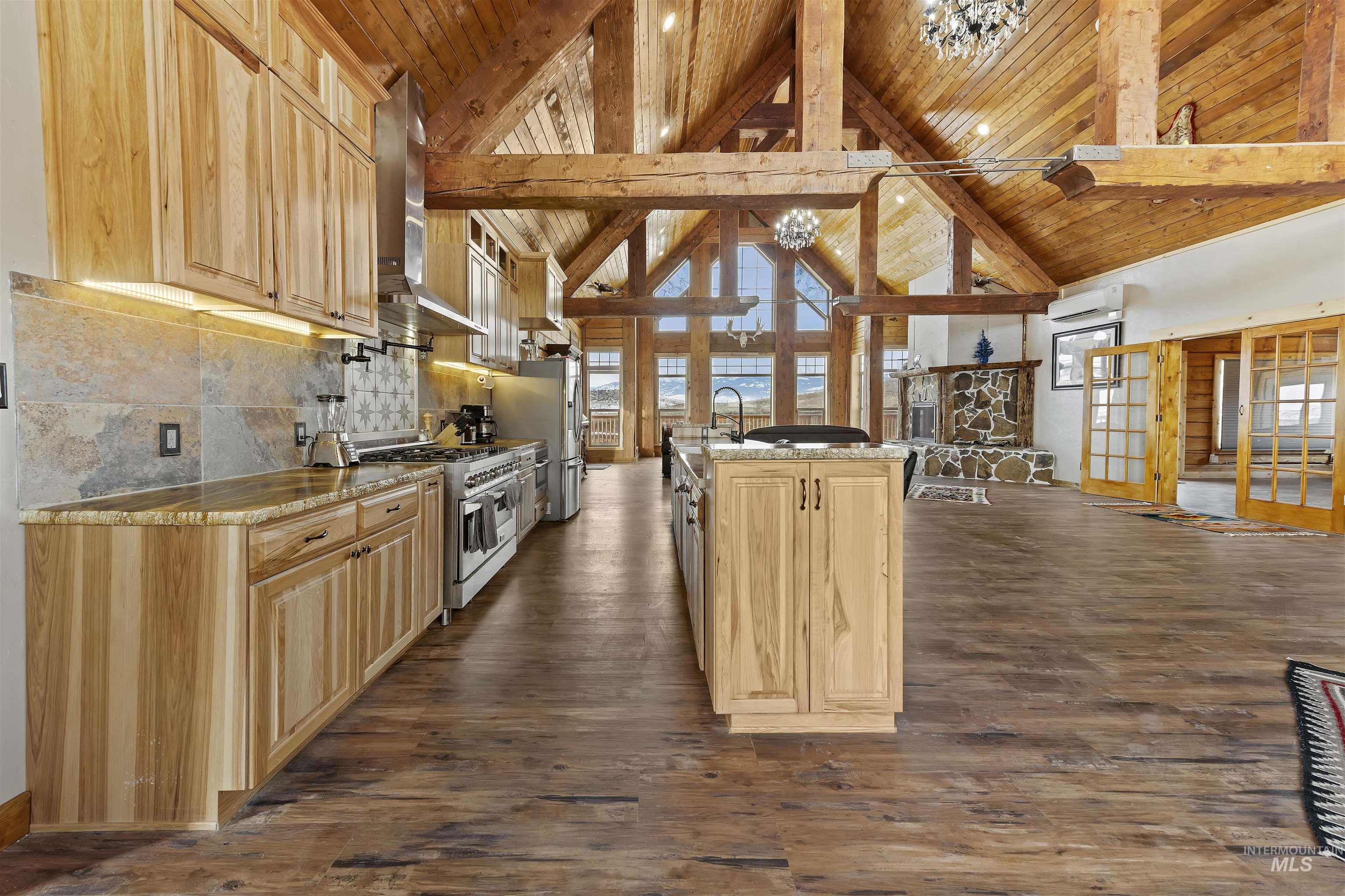 1828 Hidden Canyon Rd Property Photo 2