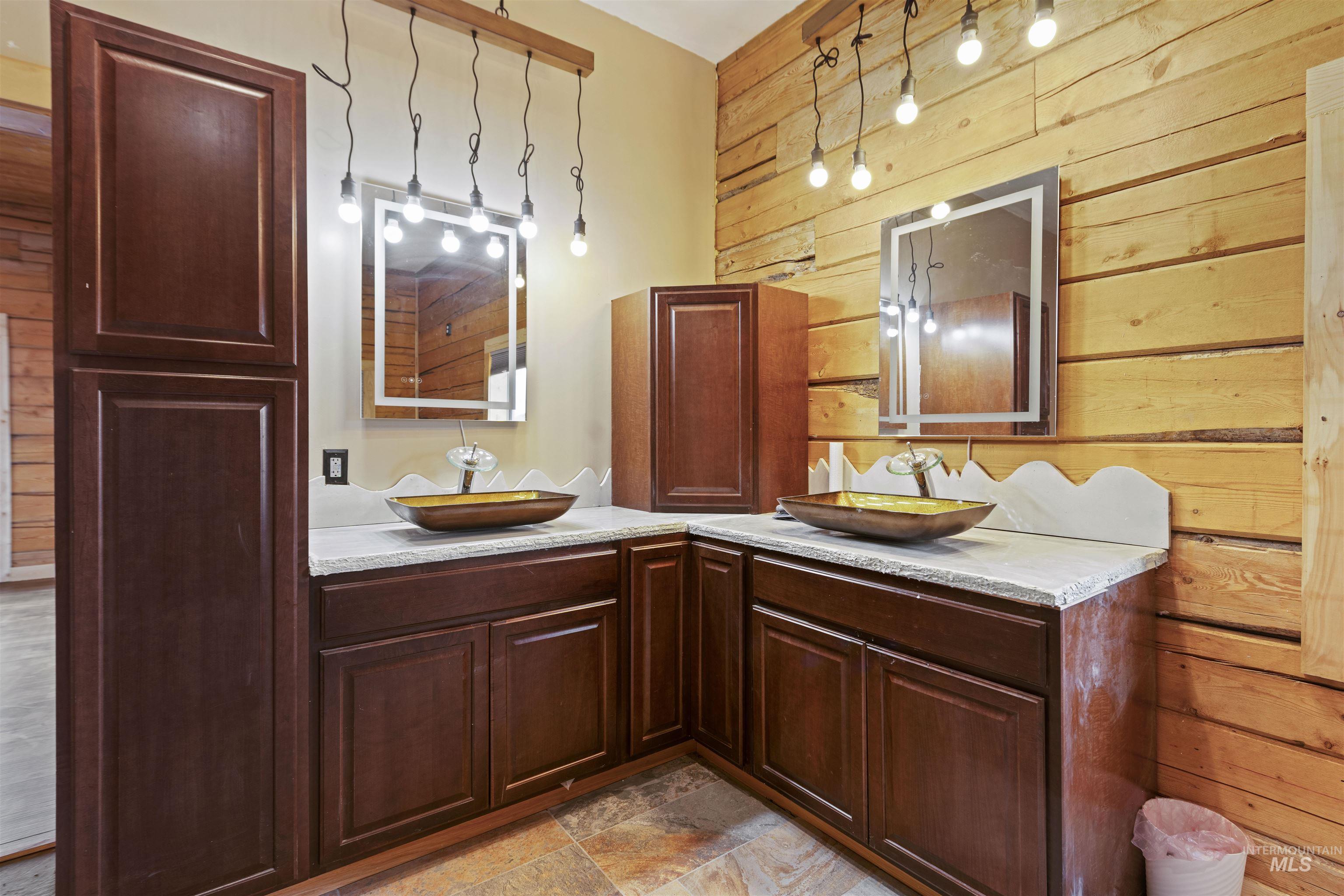 1828 Hidden Canyon Rd Property Photo 16