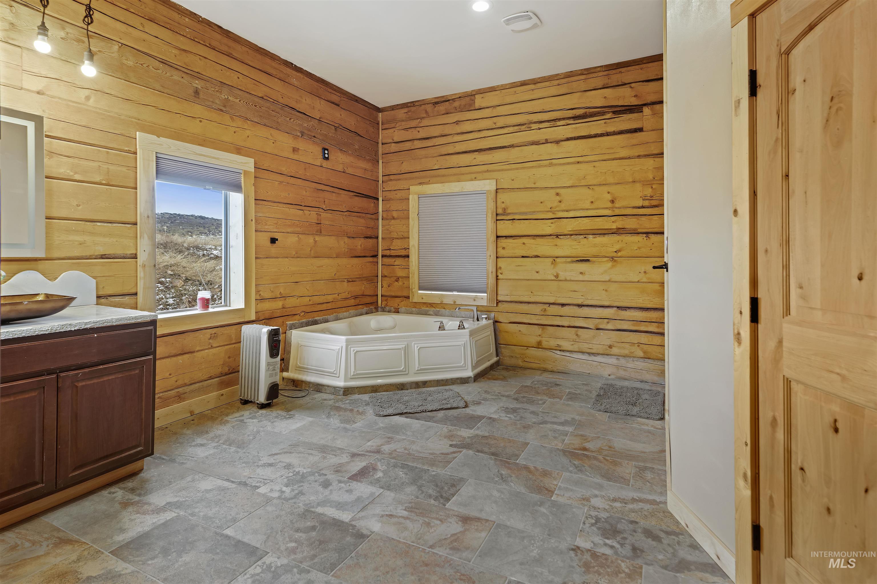 1828 Hidden Canyon Rd Property Photo 17