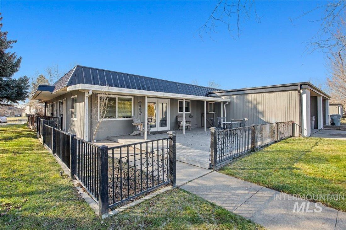 6881 W State St Property Photo 6