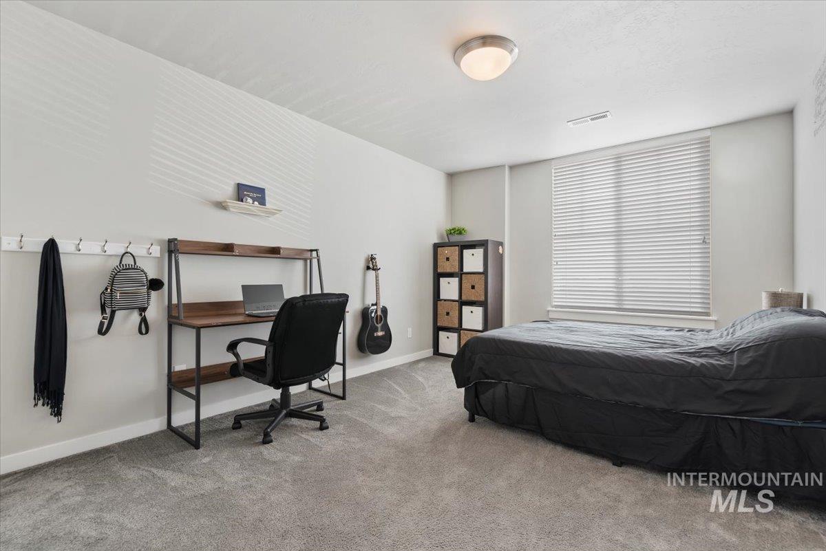 3324 E Murchison St. Property Photo 14
