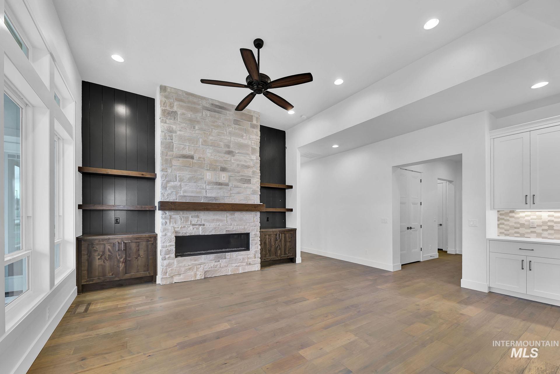 11261 S Yeoman Place Property Photo 8
