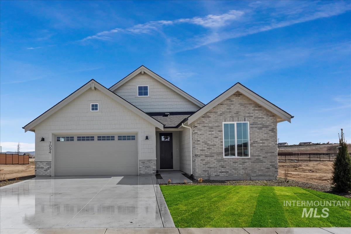 7094 N Canter Trail Ave. Property Photo 1