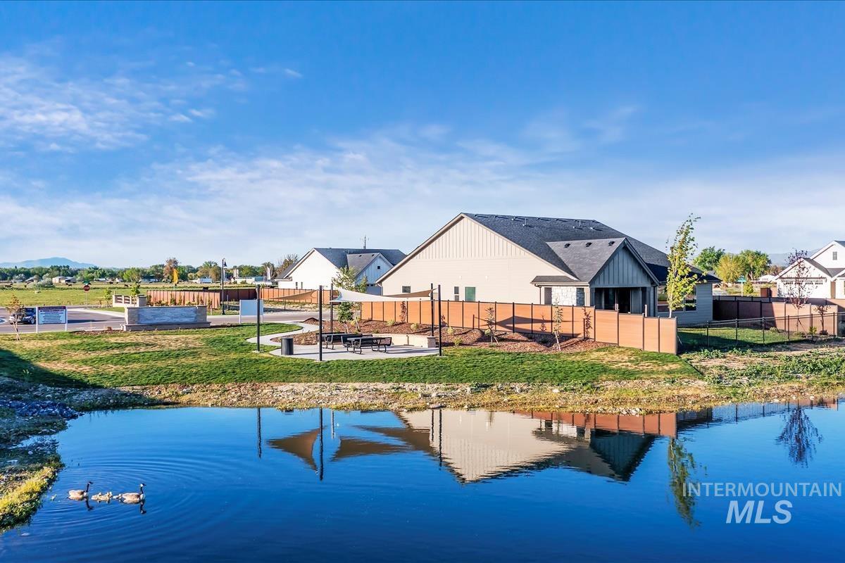 7094 N Canter Trail Ave. Property Photo 4