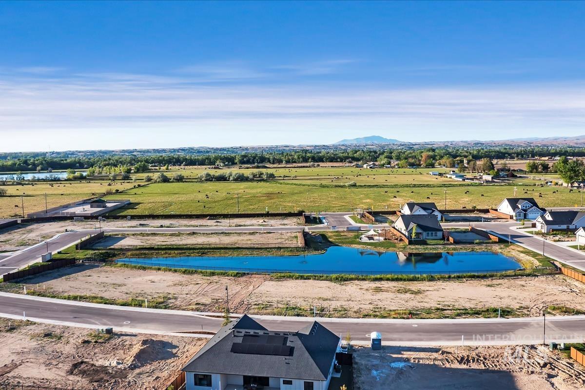 7094 N Canter Trail Ave. Property Photo 5