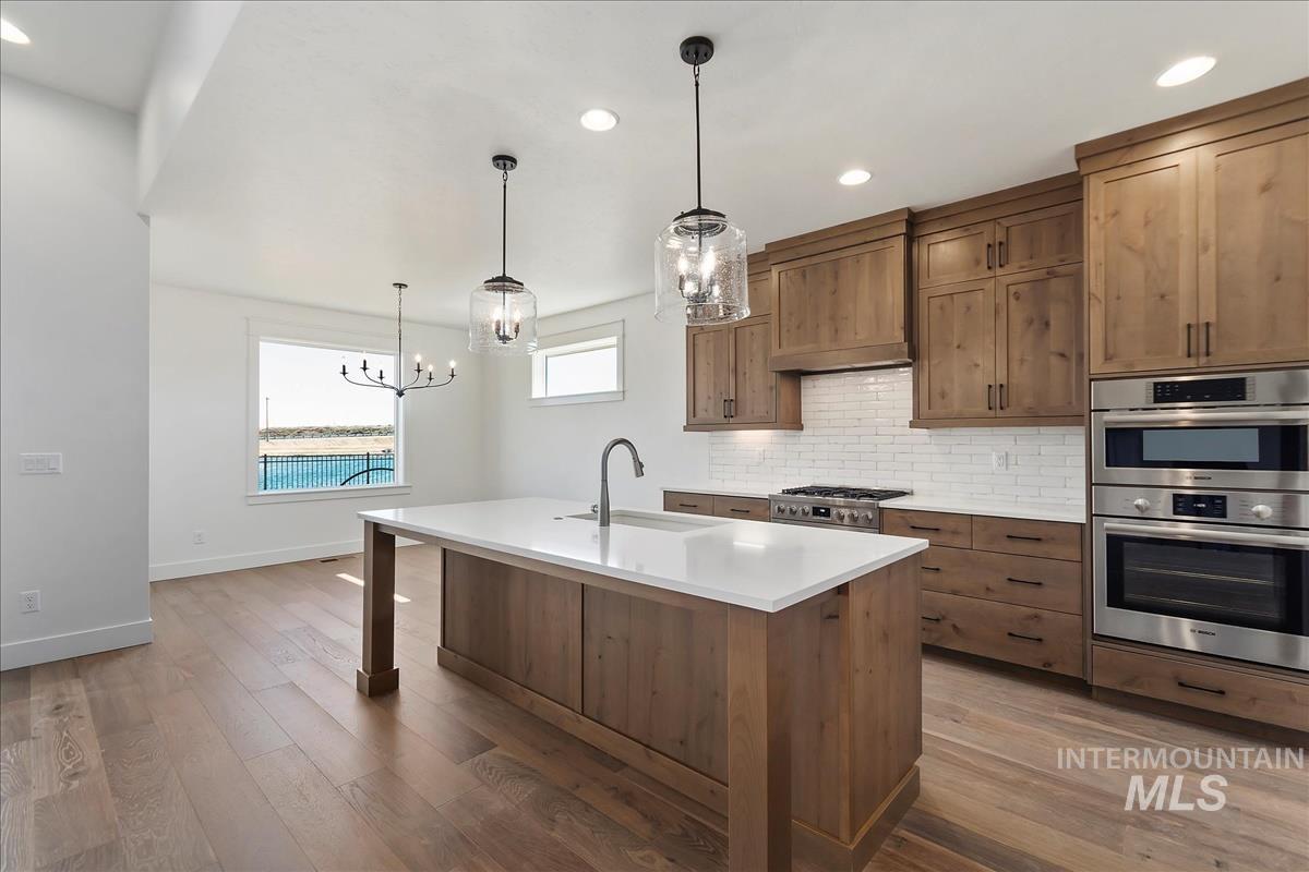 7094 N Canter Trail Ave. Property Photo 7