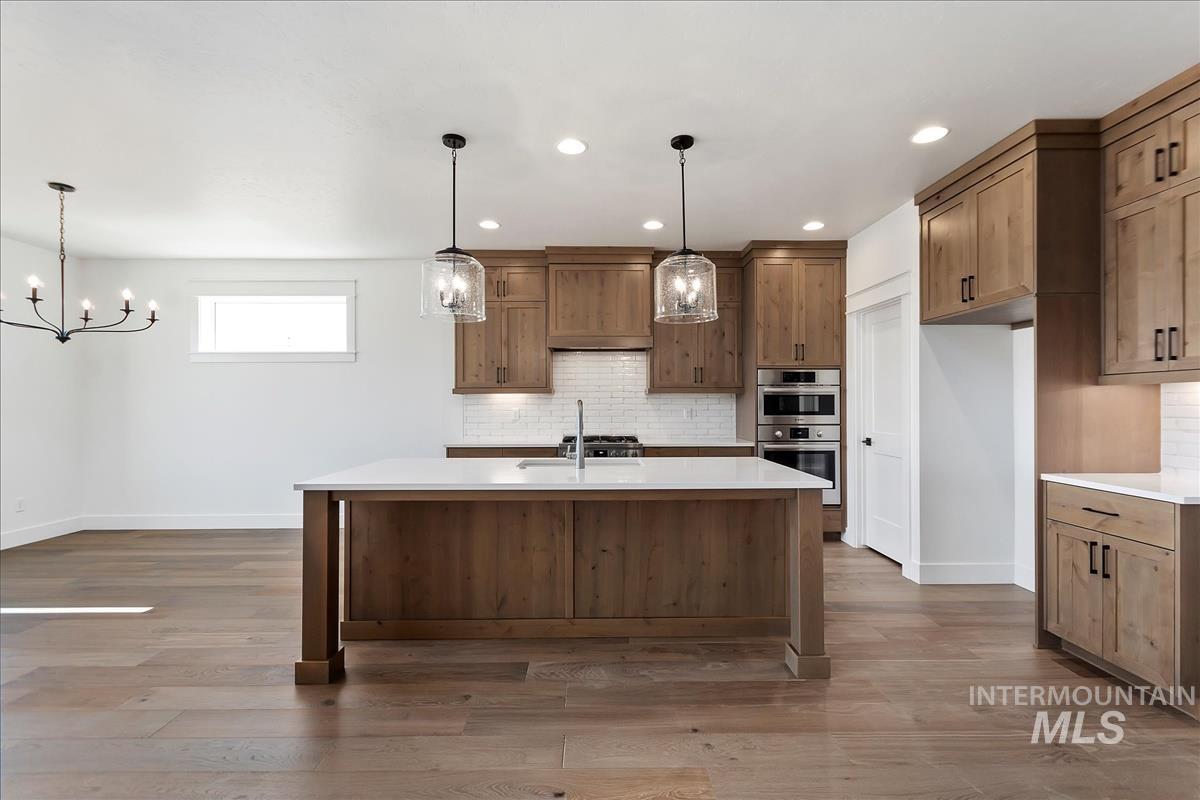 7094 N Canter Trail Ave. Property Photo 12