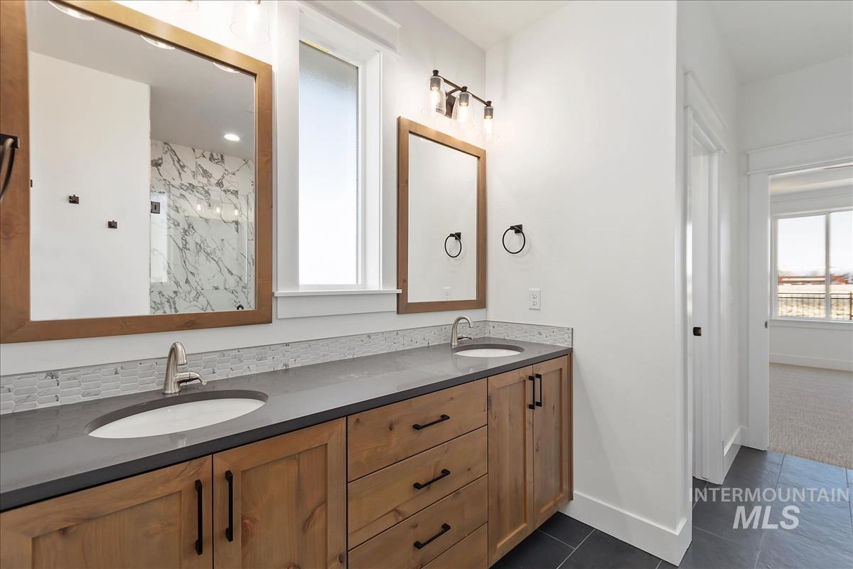 7094 N Canter Trail Ave. Property Photo 21