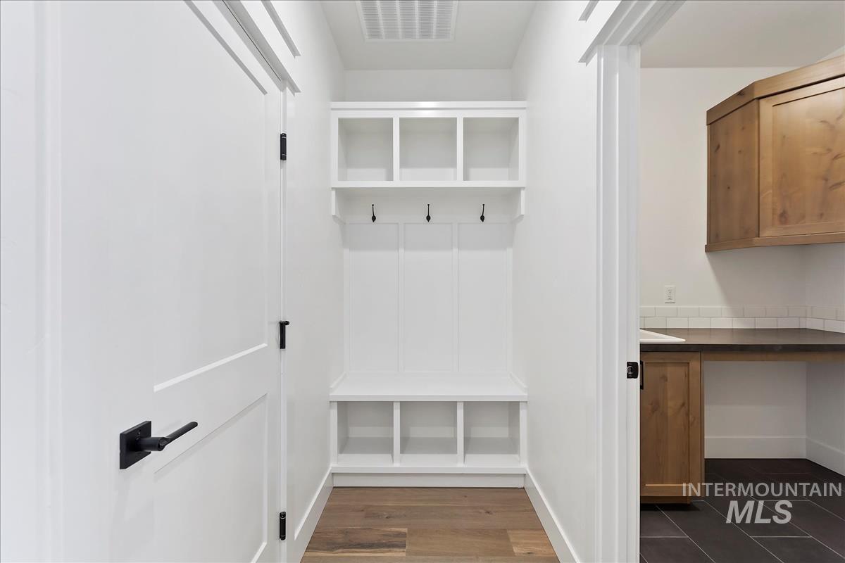 7094 N Canter Trail Ave. Property Photo 26