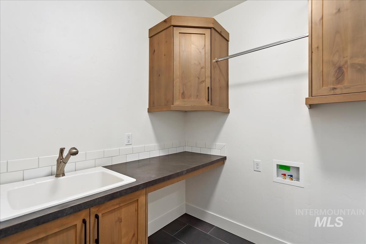 7094 N Canter Trail Ave. Property Photo 27
