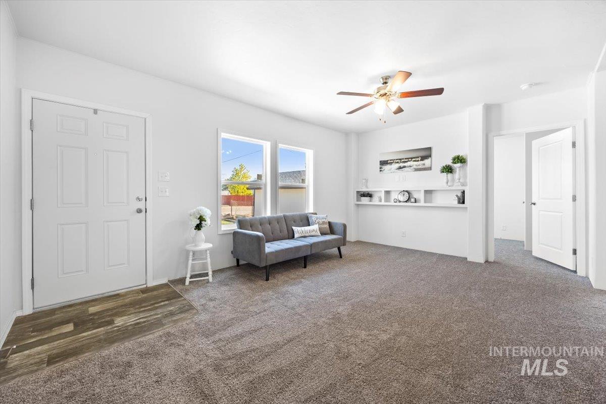 321 Avenue C Property Photo 6