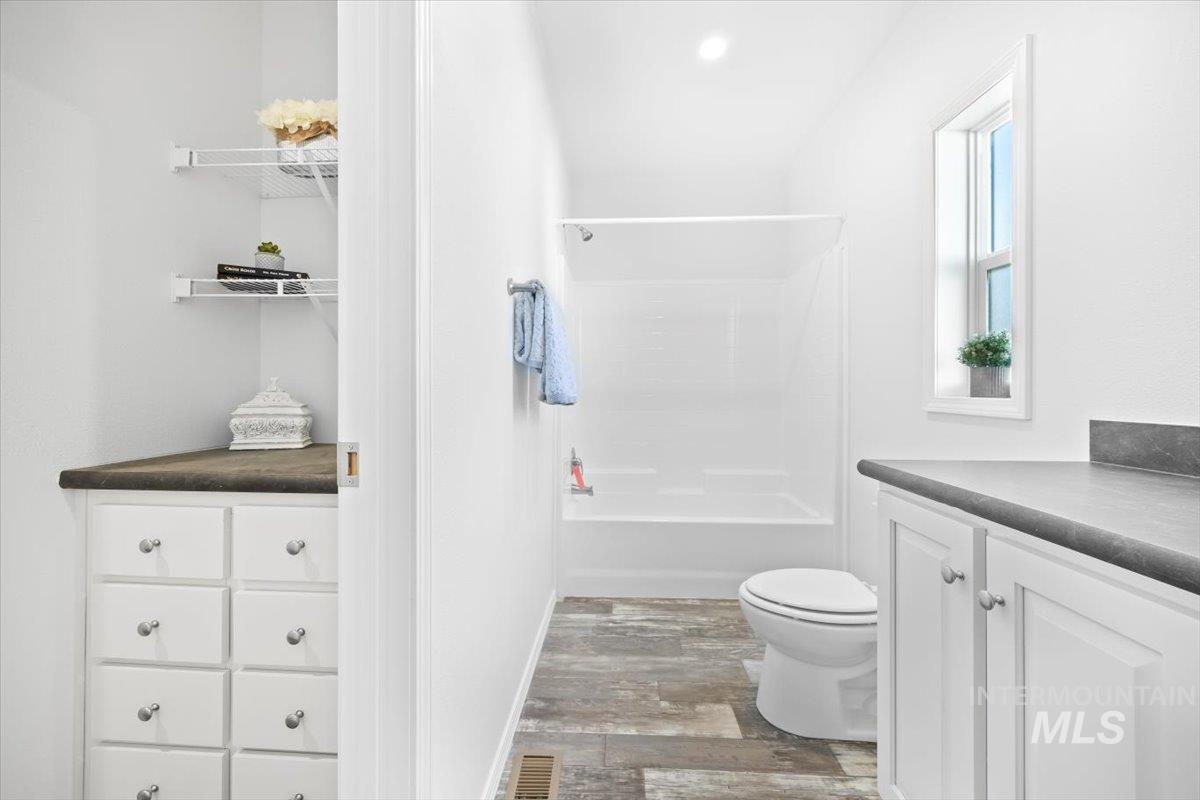 321 Avenue C Property Photo 10