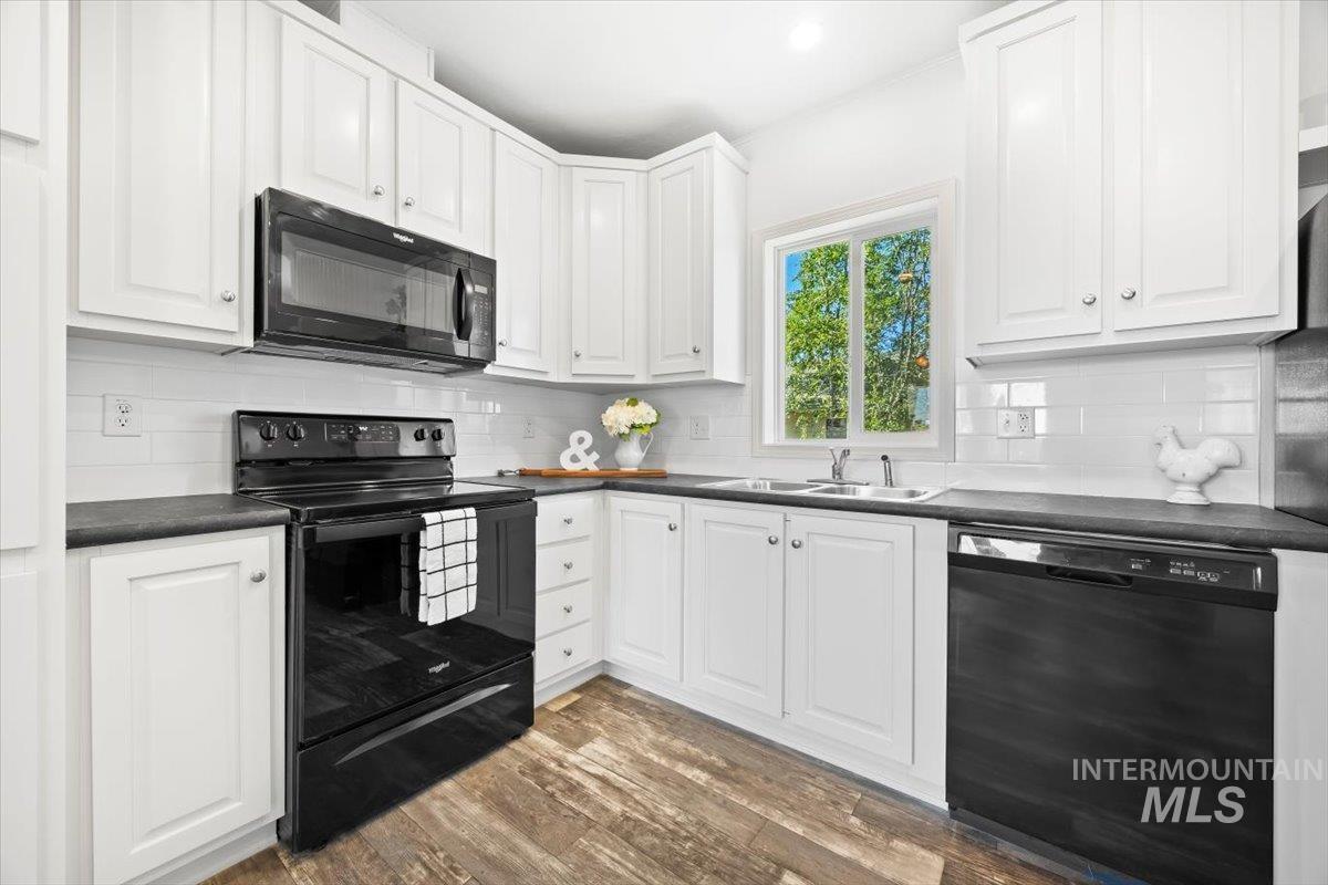 321 Avenue C Property Photo 16