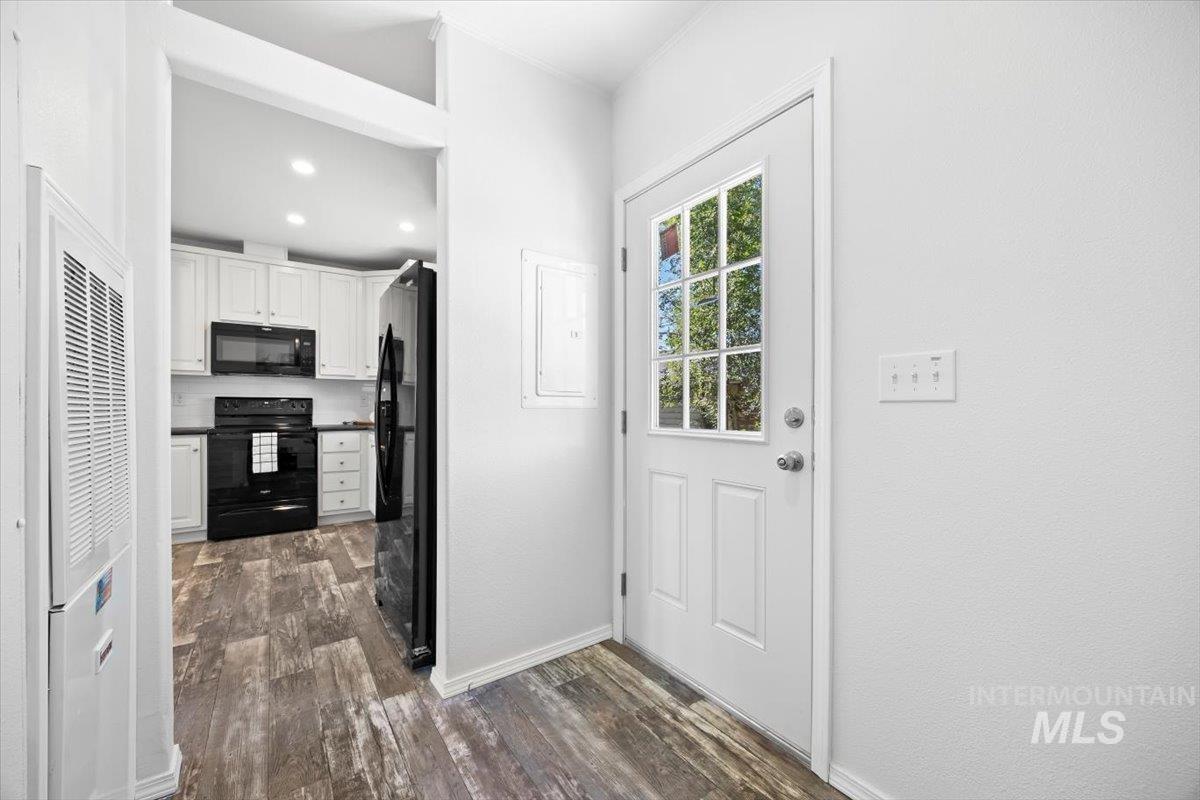 321 Avenue C Property Photo 18